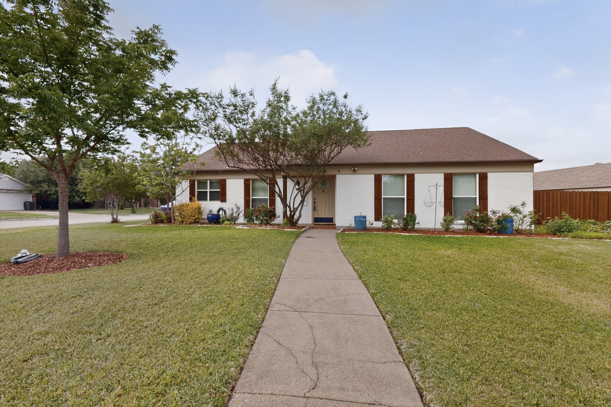 609 Melissa Lane Garland TX 75040