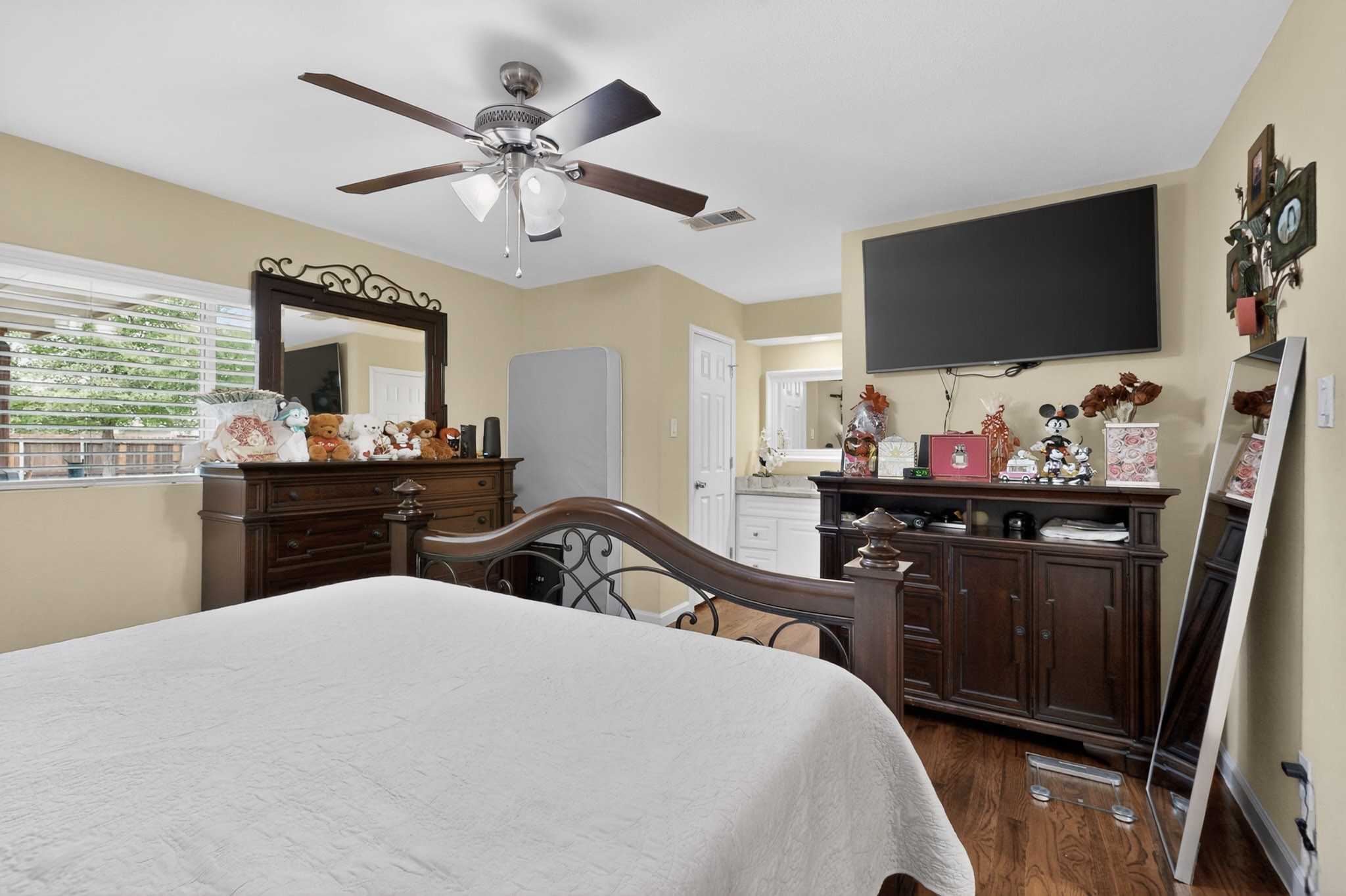 609 Melissa Lane Garland TX 75040