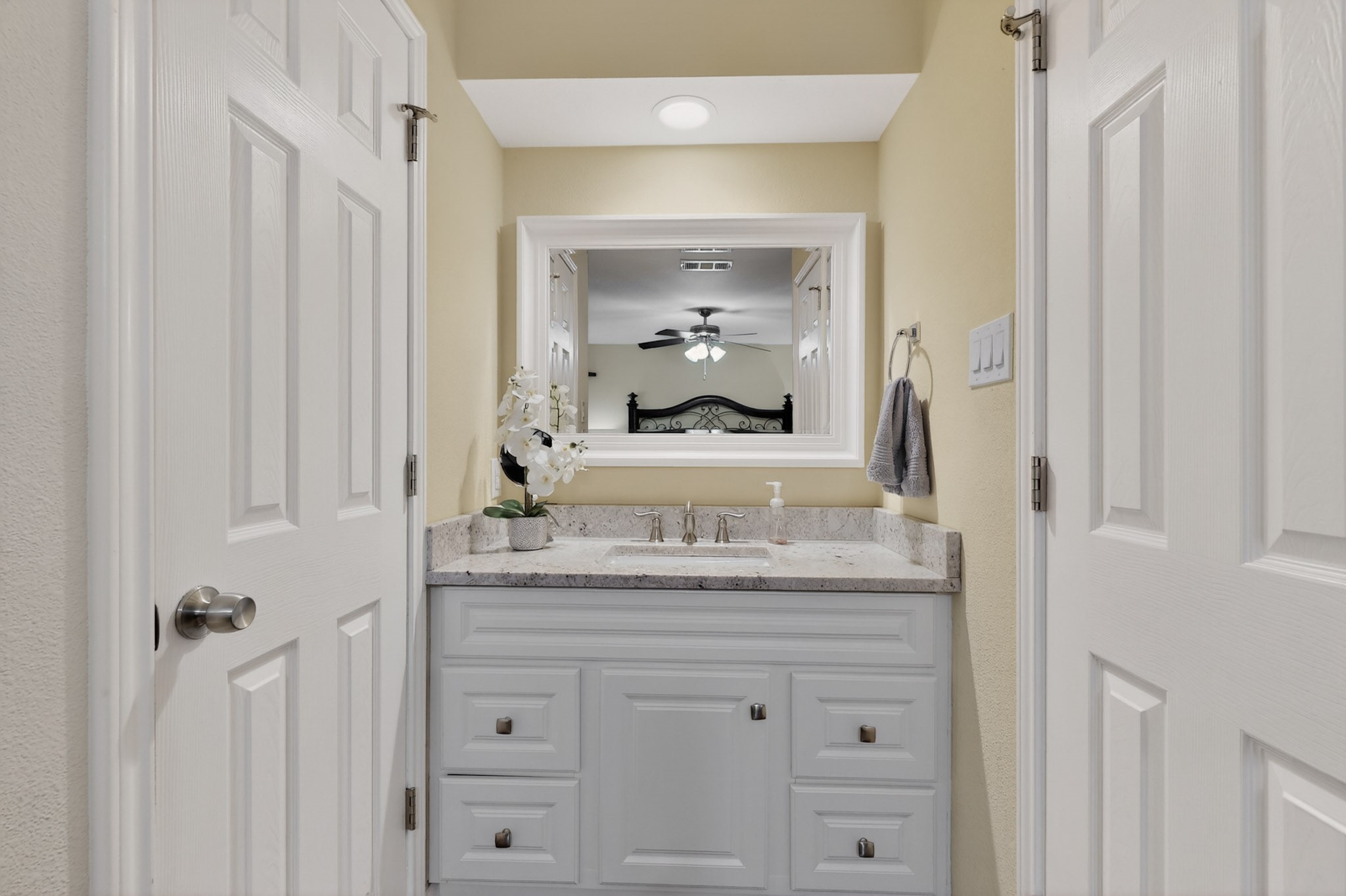 609 Melissa Lane Garland TX 75040