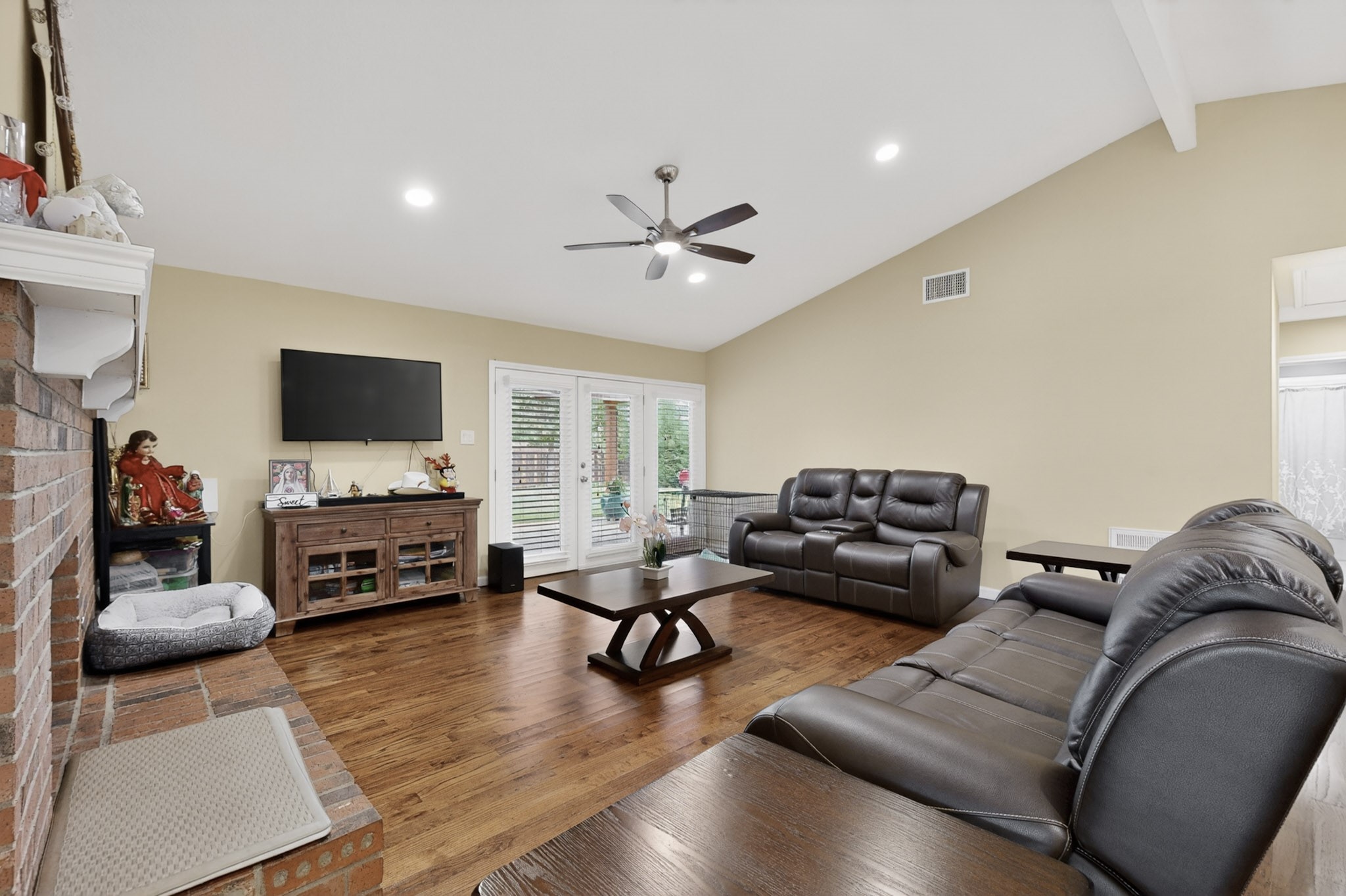 609 Melissa Lane Garland TX 75040