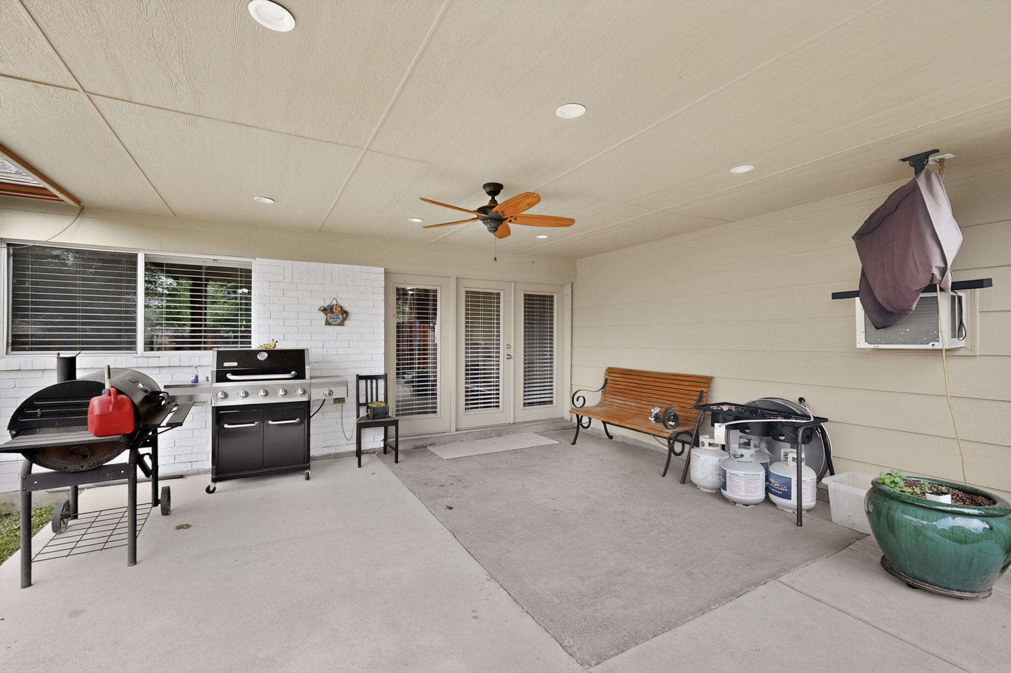 609 Melissa Lane Garland TX 75040