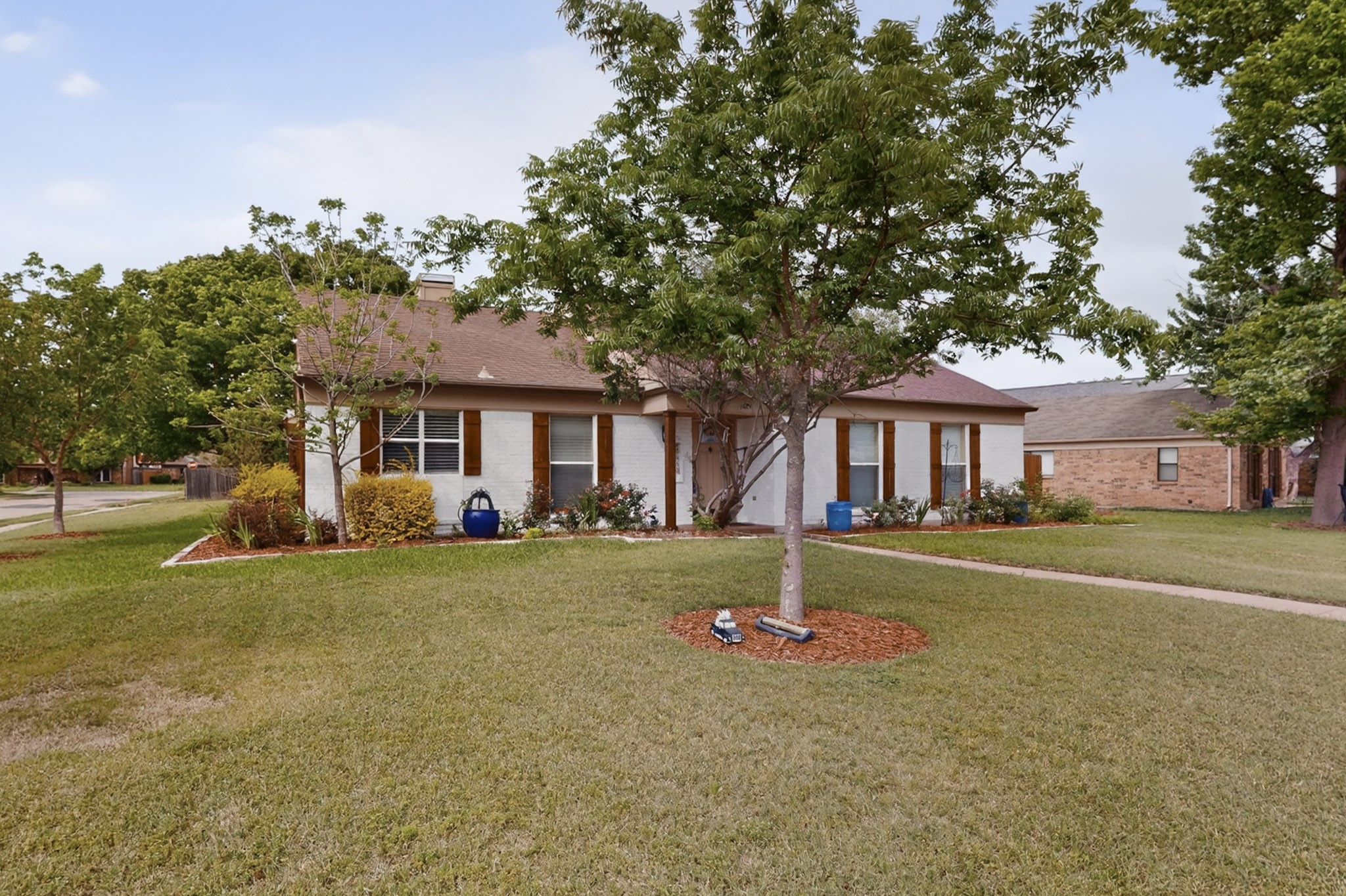 609 Melissa Lane Garland TX 75040