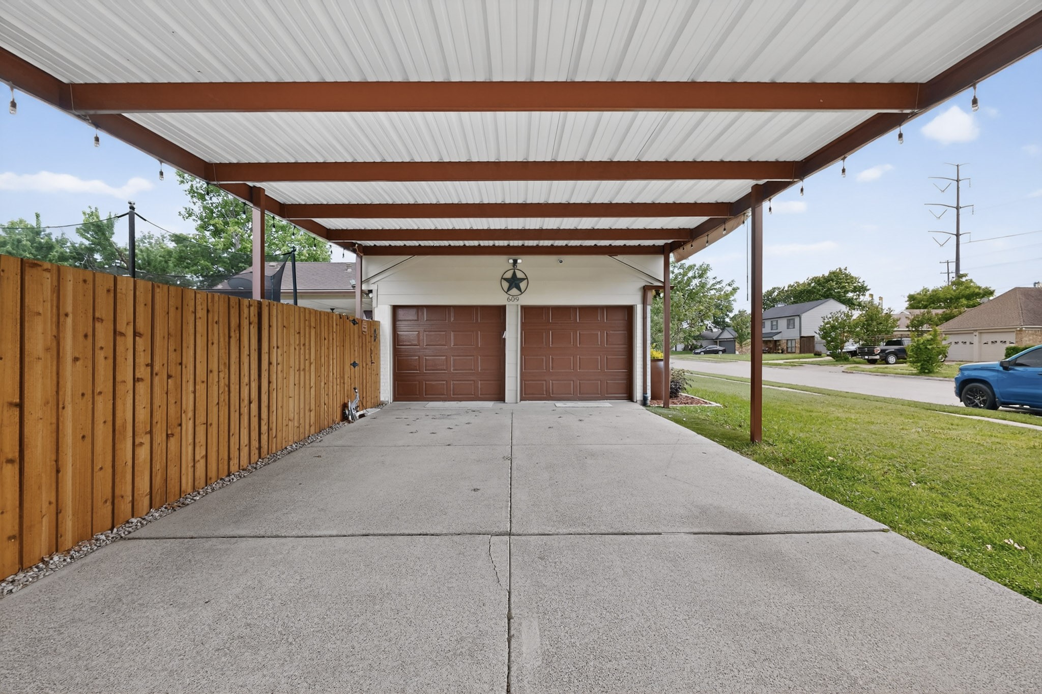 609 Melissa Lane Garland TX 75040