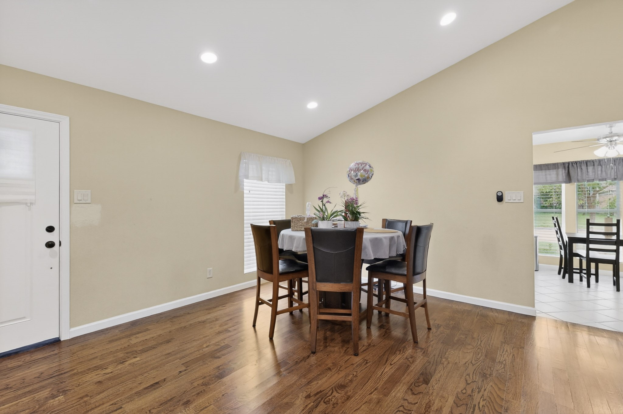 609 Melissa Lane Garland TX 75040