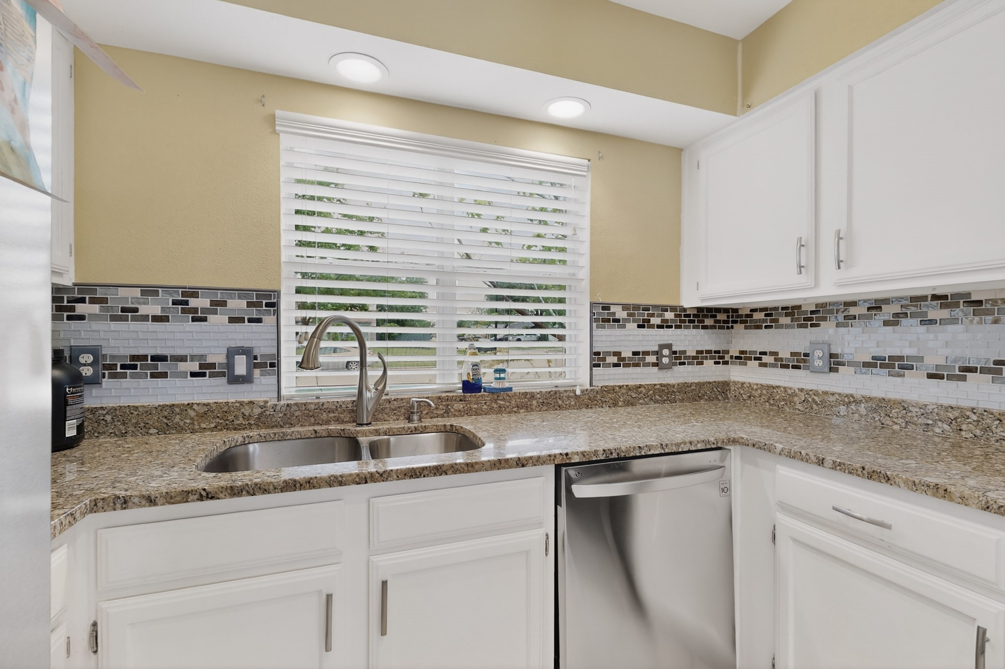 609 Melissa Lane Garland TX 75040