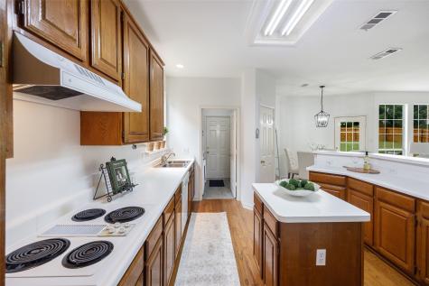 2400 Manchester Drive Carrollton TX 75006