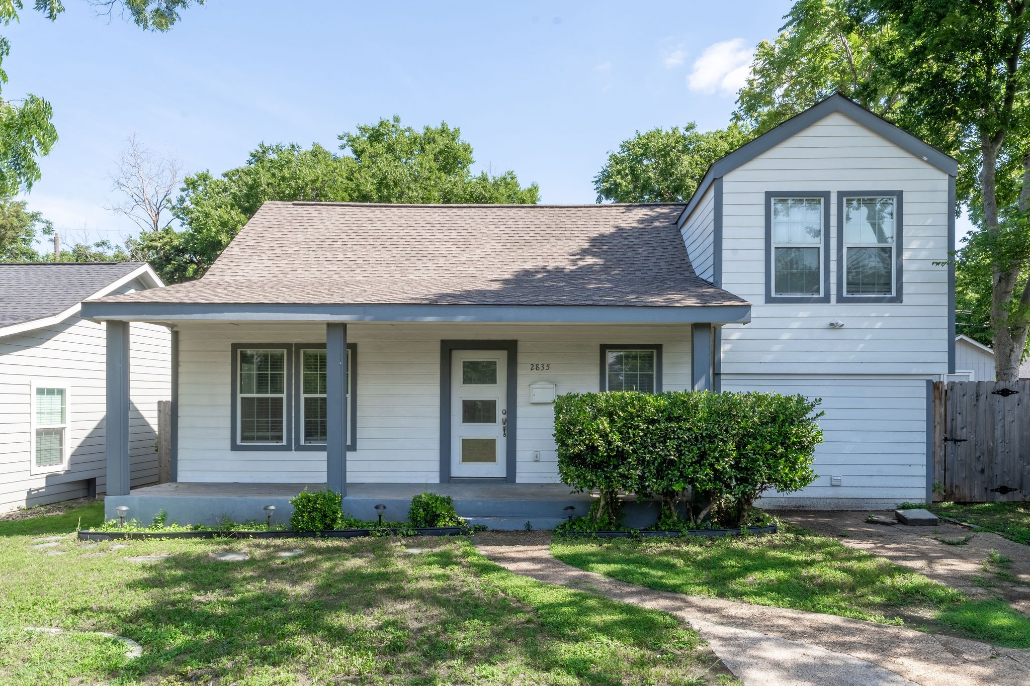 2835 Gladstone Drive Dallas TX 75211