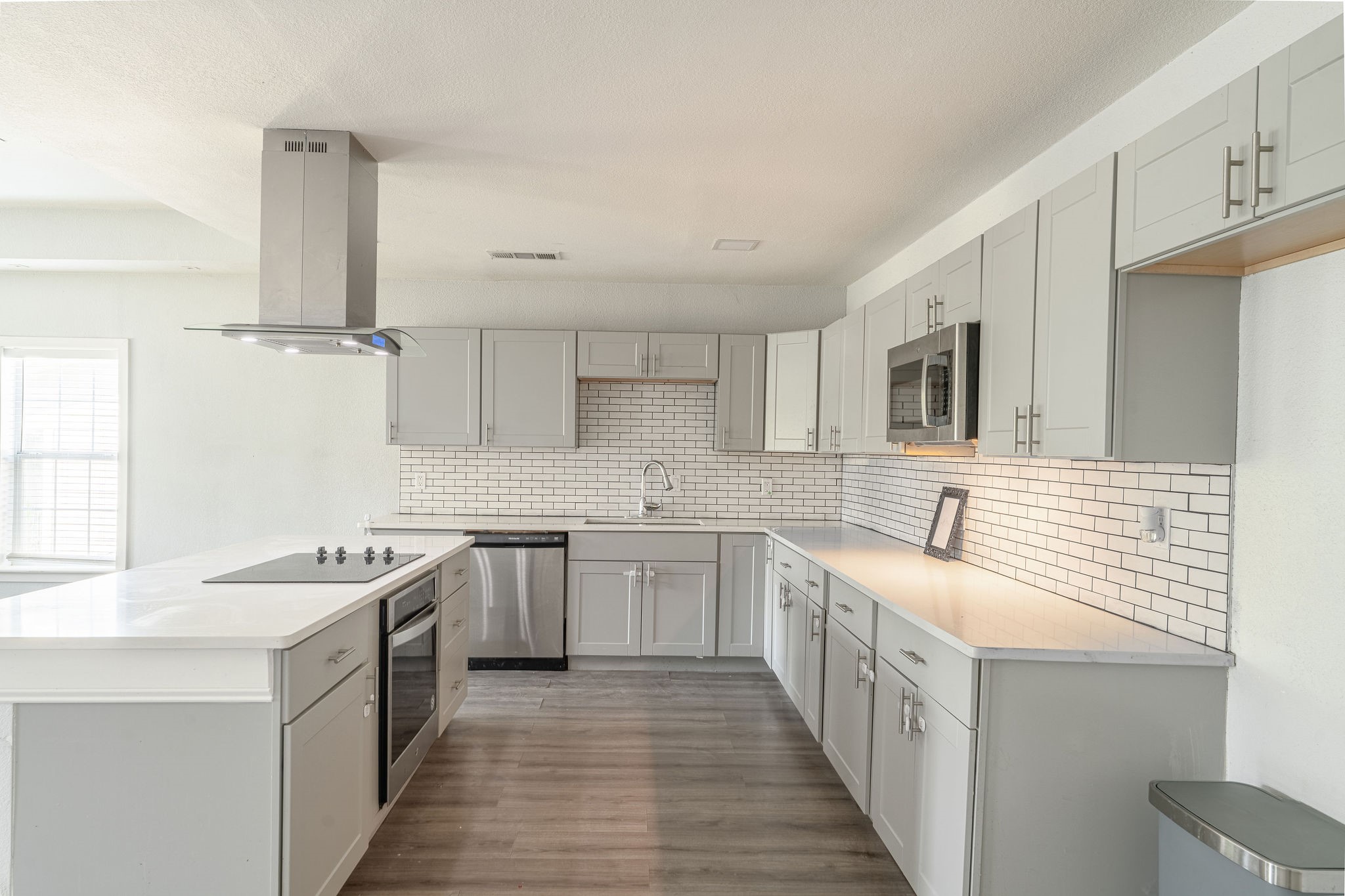 2835 Gladstone Drive Dallas TX 75211