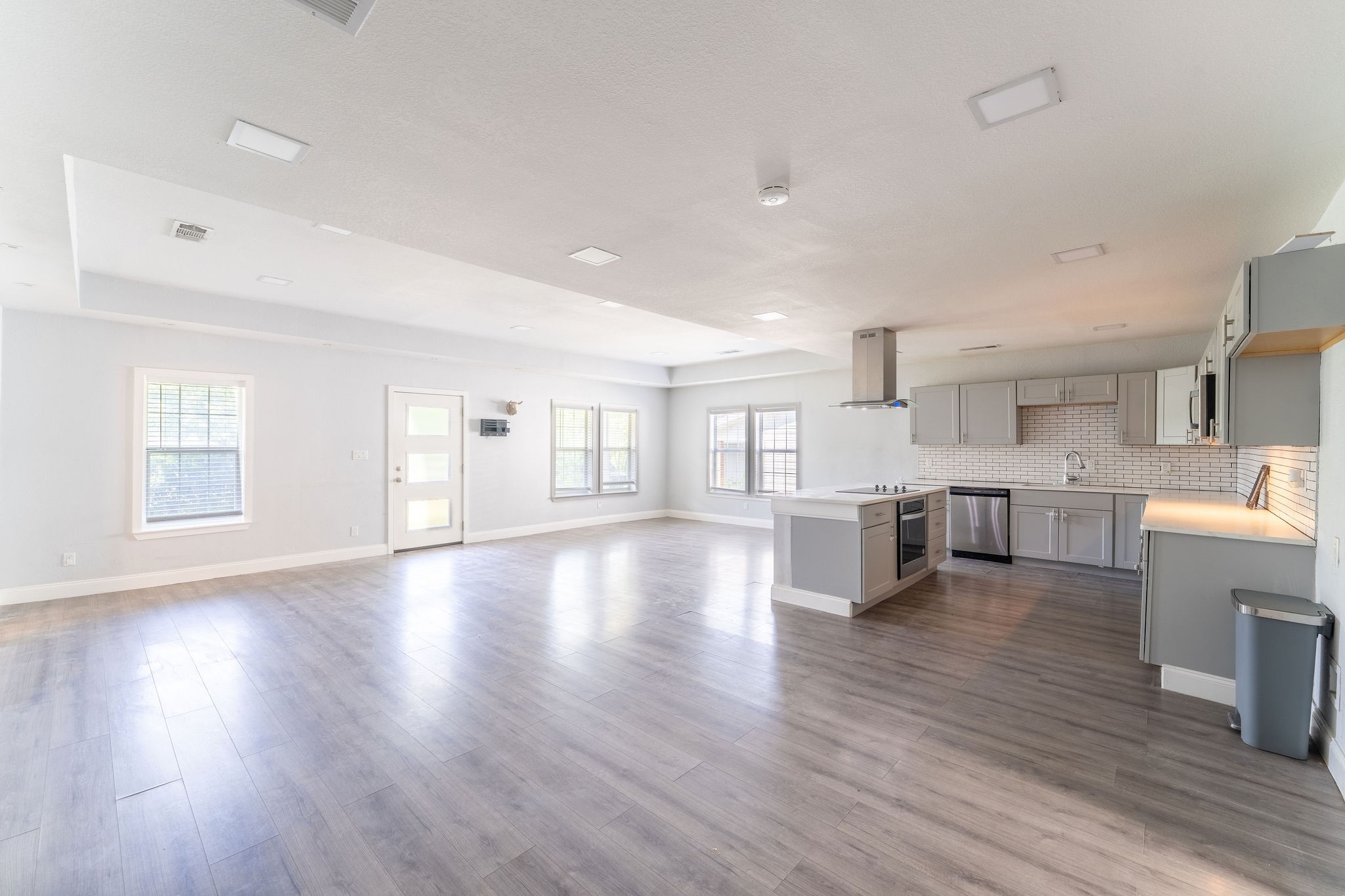 2835 Gladstone Drive Dallas TX 75211