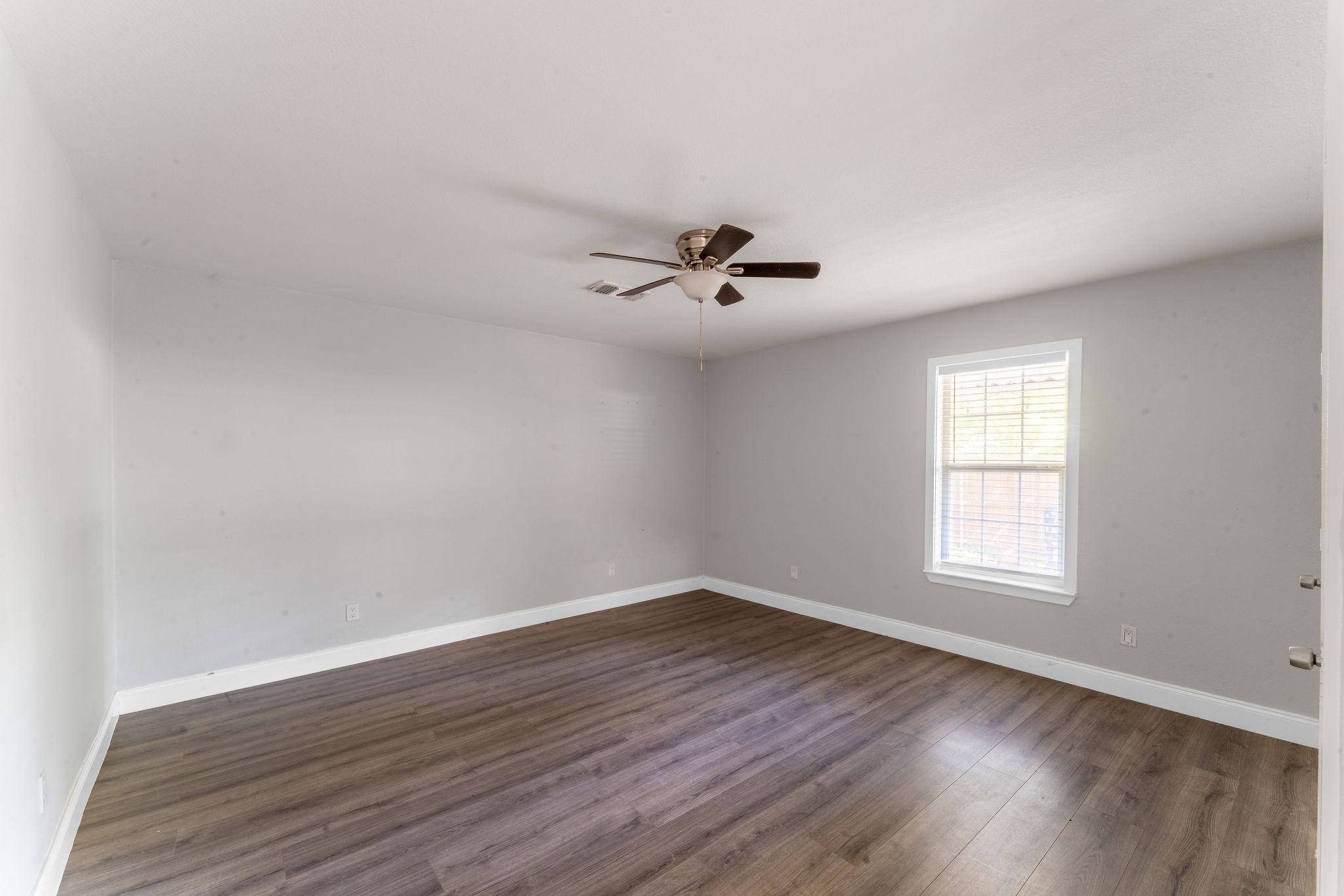 2835 Gladstone Drive Dallas TX 75211