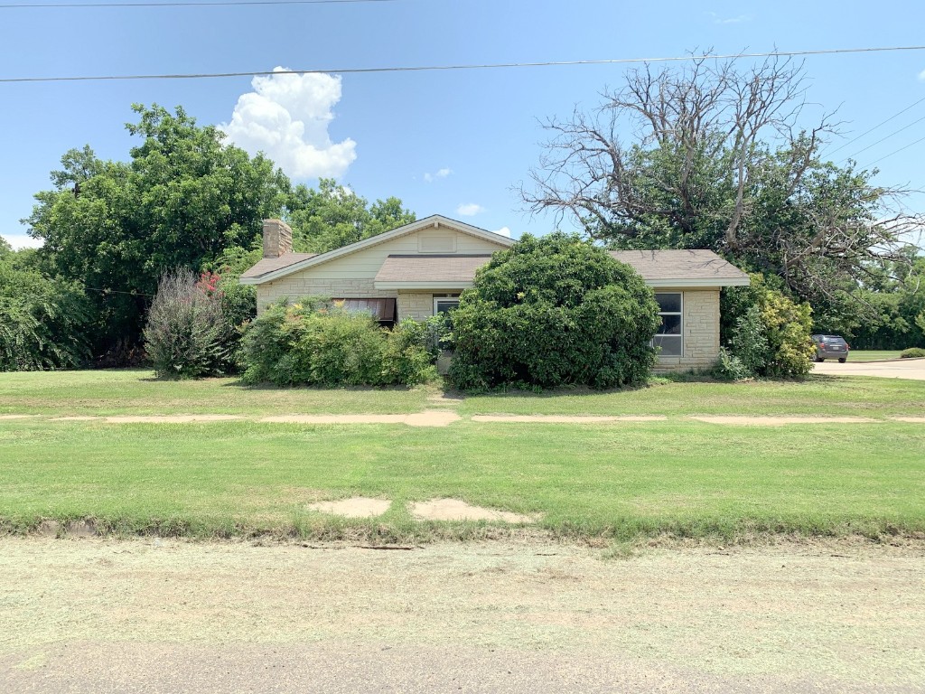410 N Munday Avenue Munday TX 76371