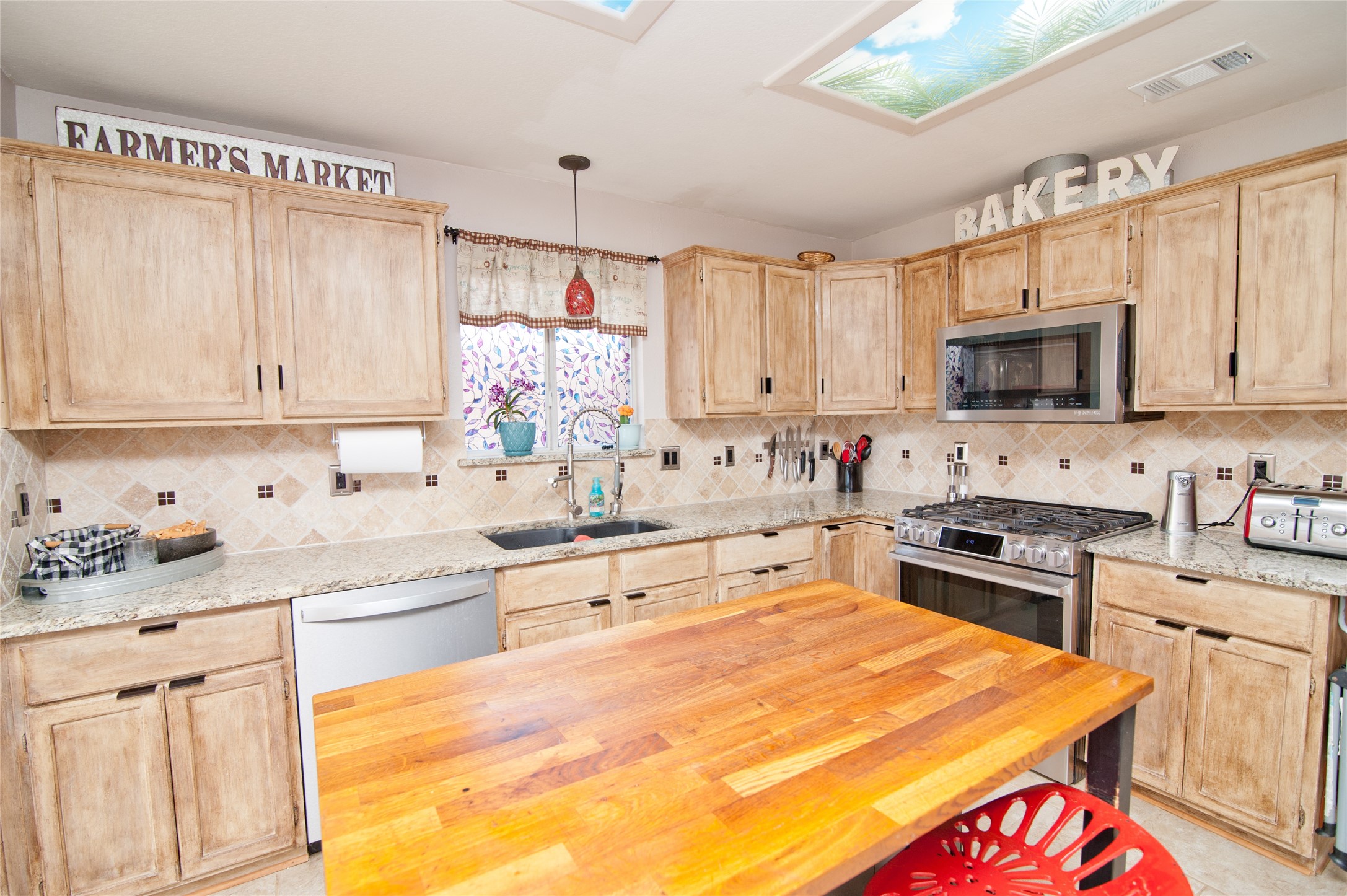 757 Winding Oak Bend Lake Dallas TX 75065