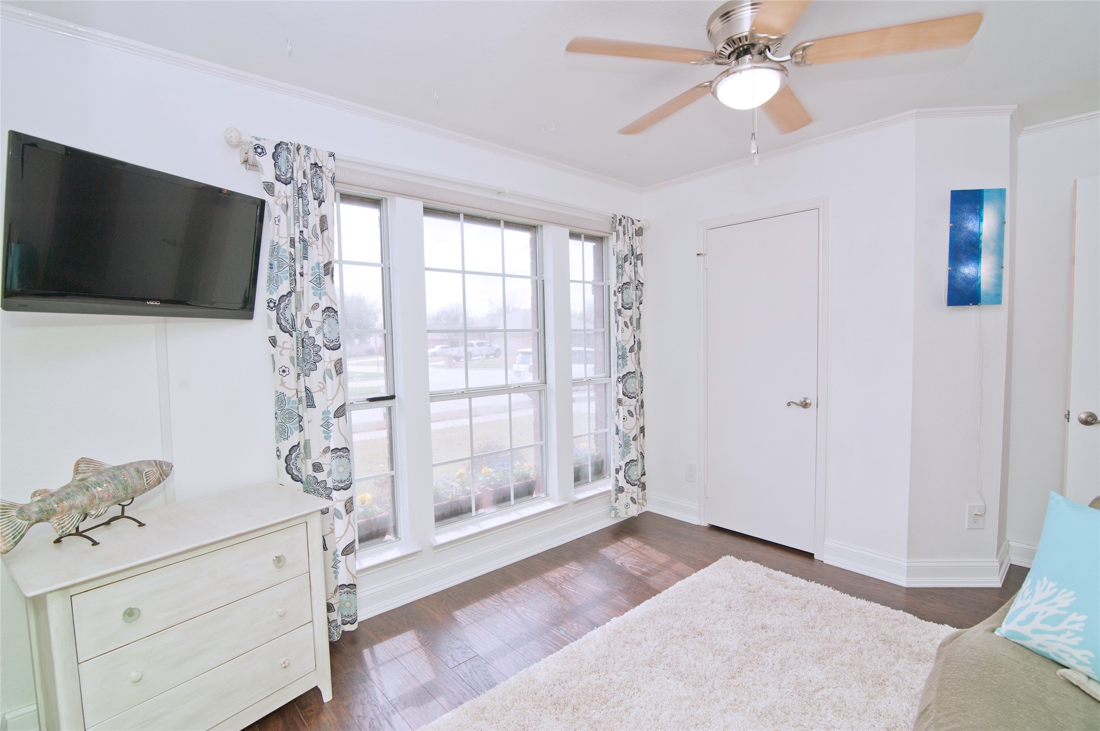 757 Winding Oak Bend Lake Dallas TX 75065