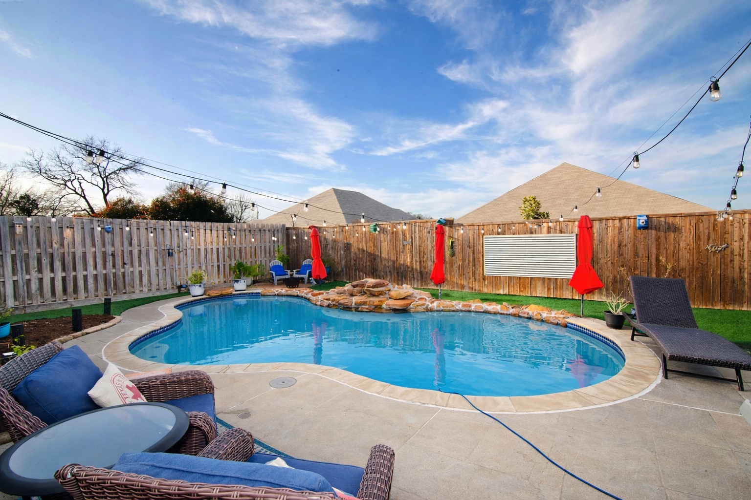 757 Winding Oak Bend Lake Dallas TX 75065