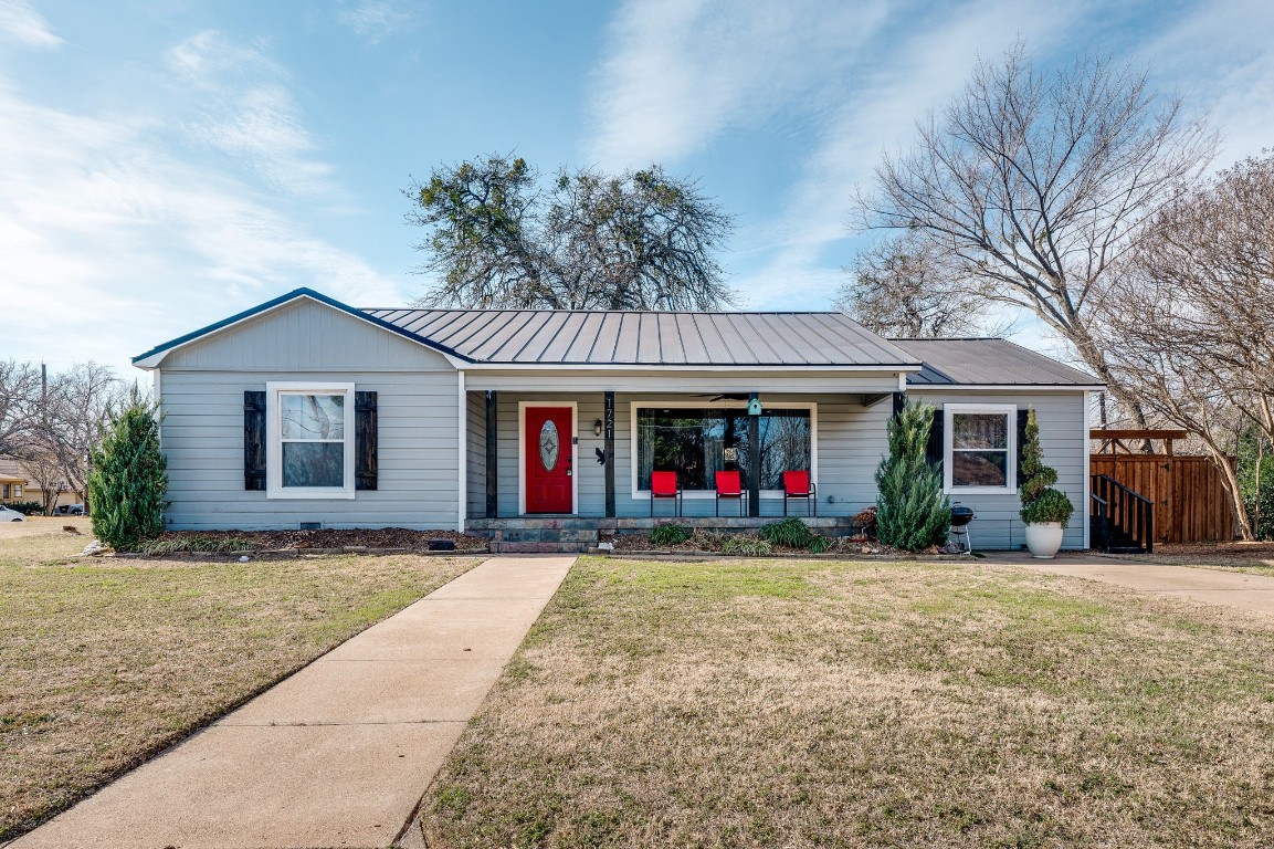 1721 S Mirick Avenue Denison TX 75020