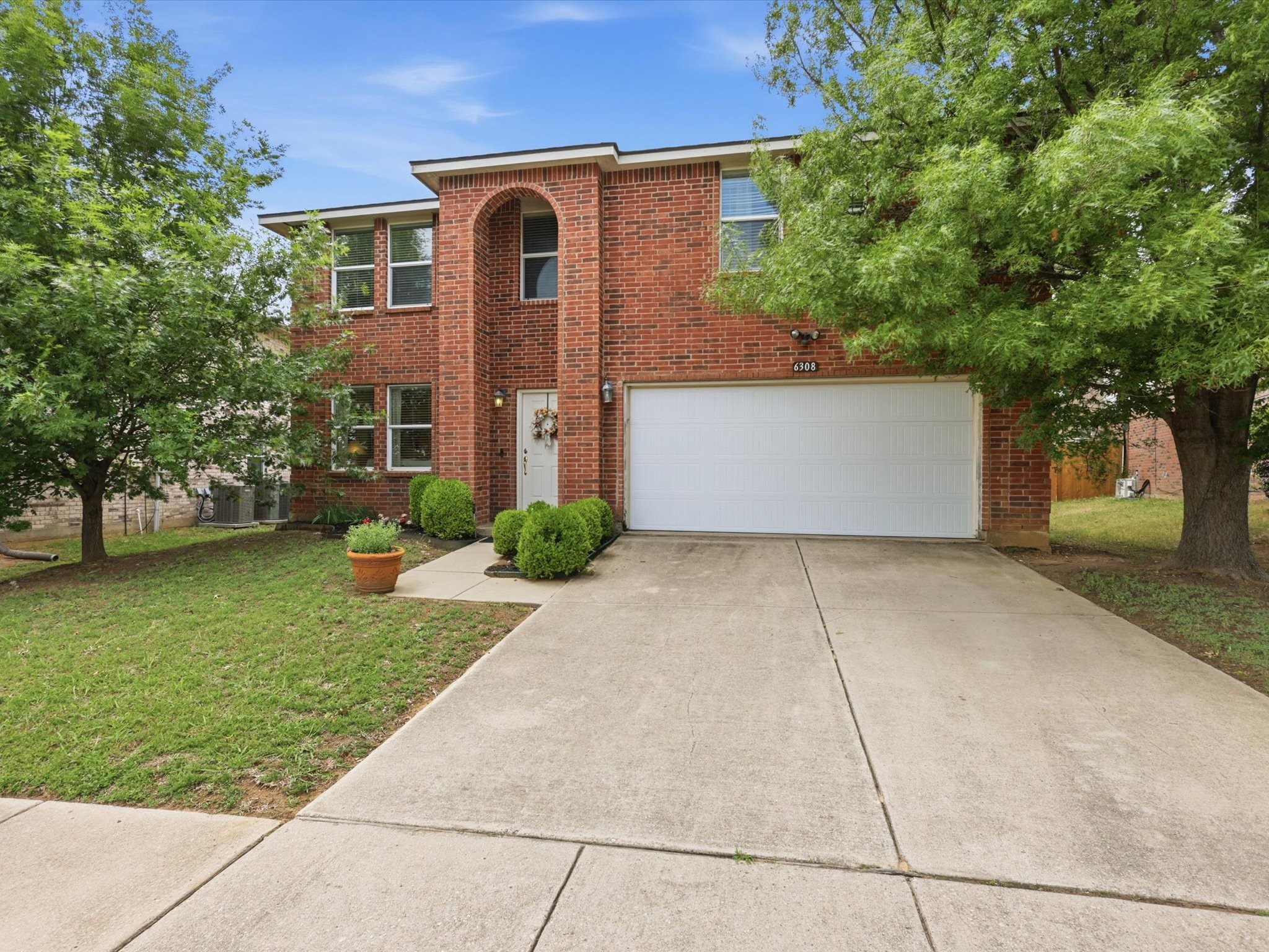 6308 St James Place Denton TX 76210