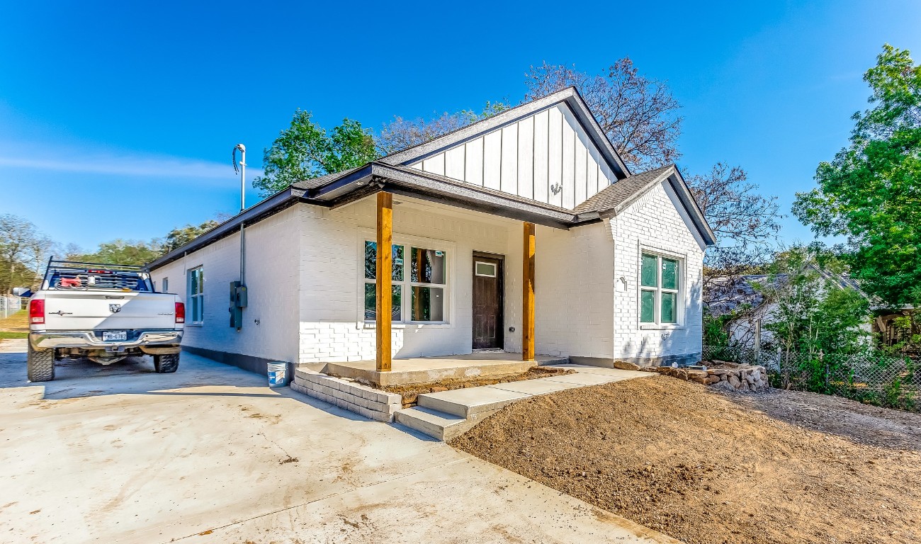 3711 Collin Street Fort Worth TX 76119