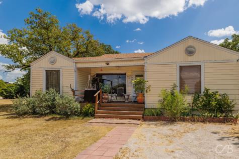 1406 W Commerce Street Eastland TX 76448