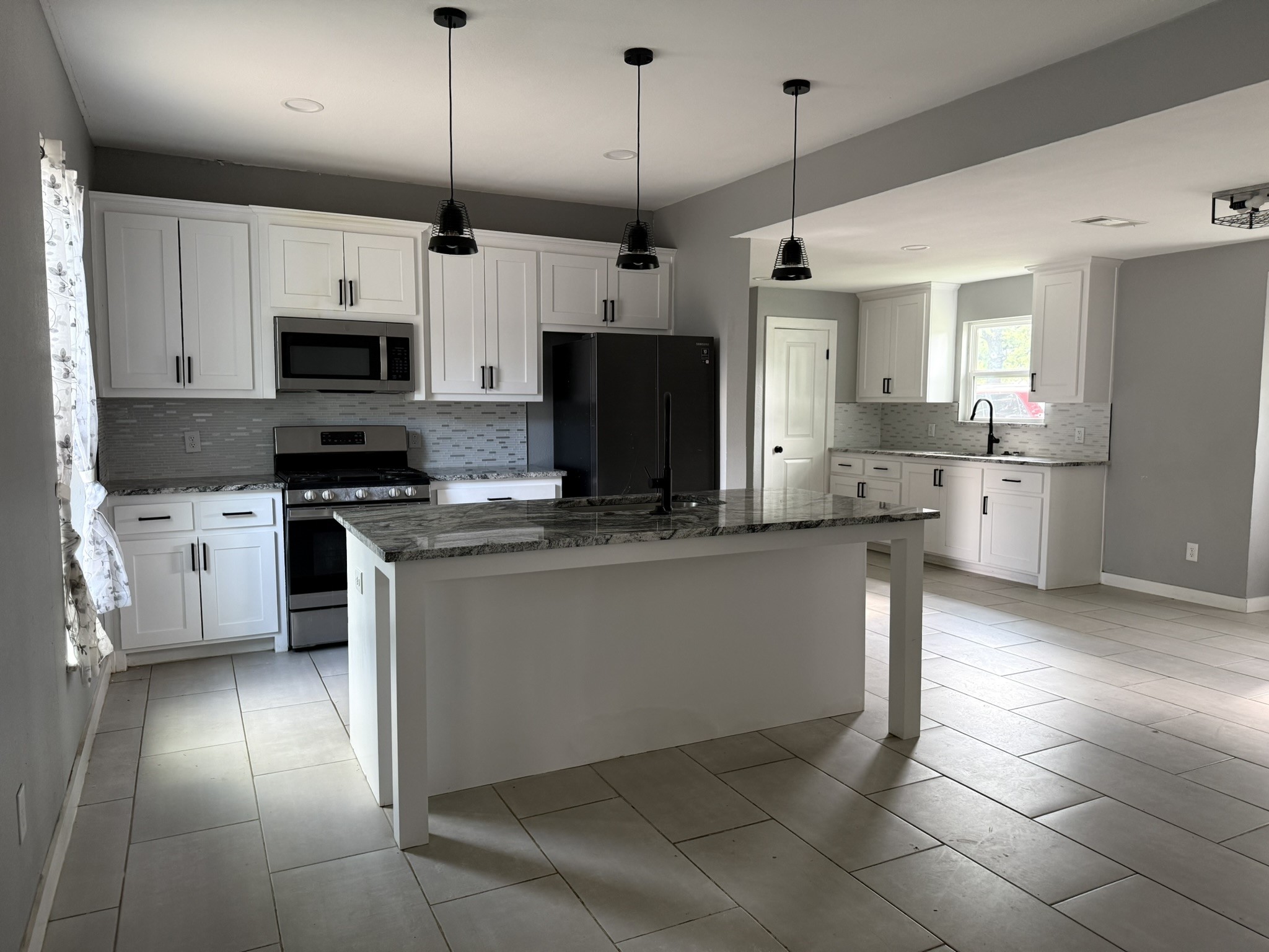 202 4th Street Joshua TX 76058