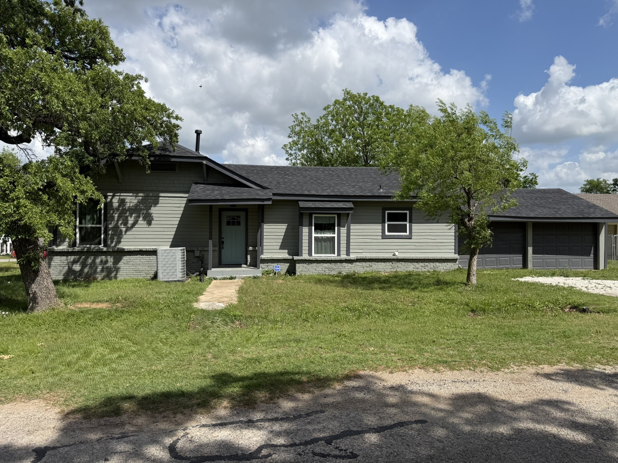 202 4th Street Joshua TX 76058