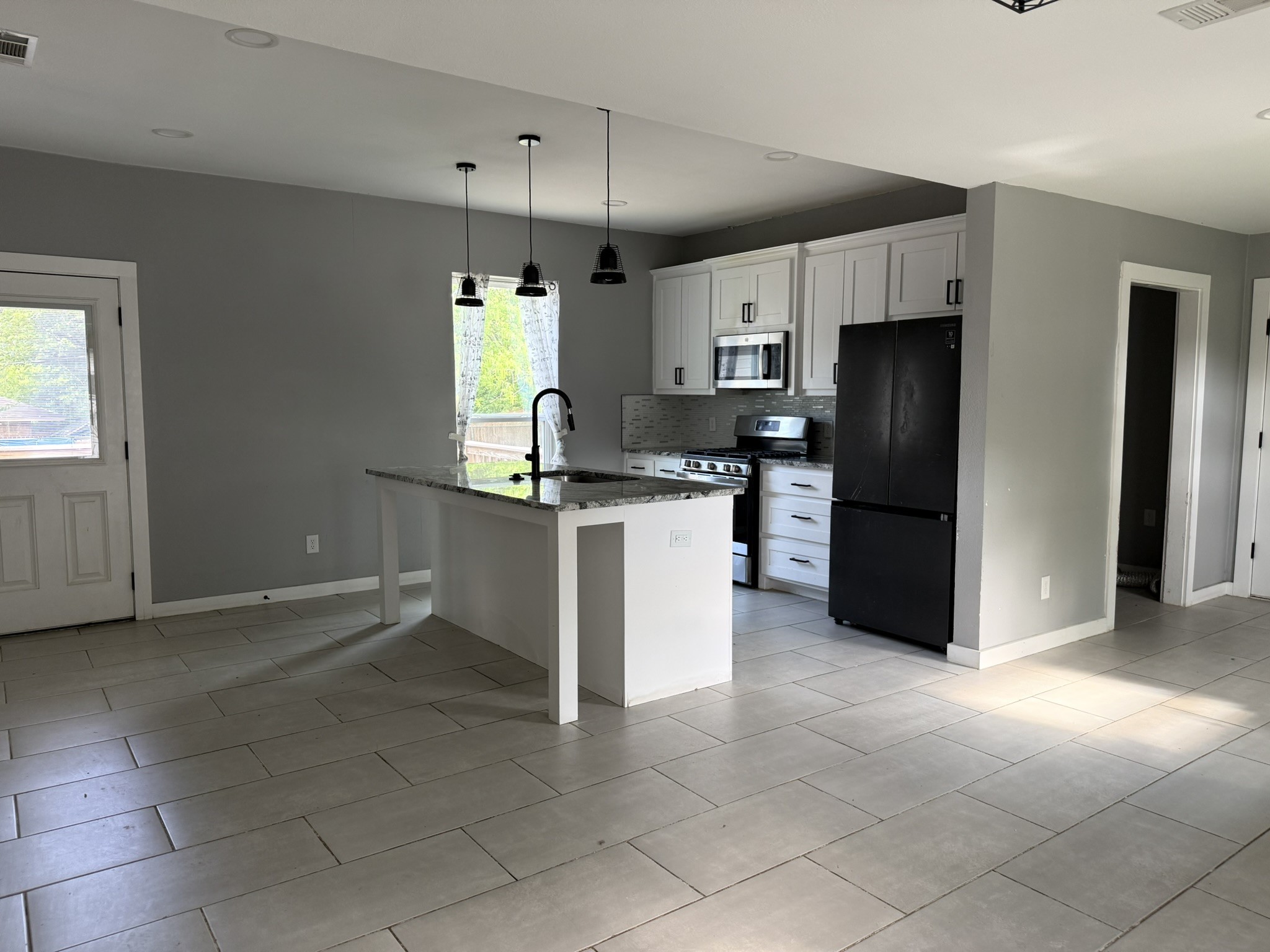 202 4th Street Joshua TX 76058