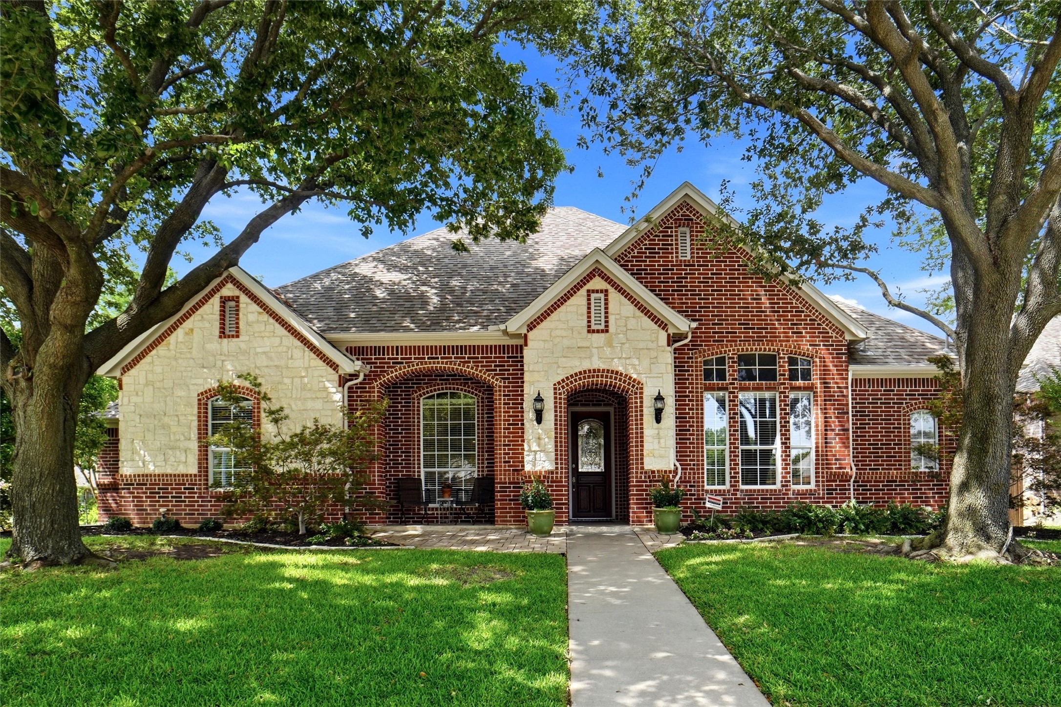 8901 Stratford Drive North Richland Hills TX 76182
