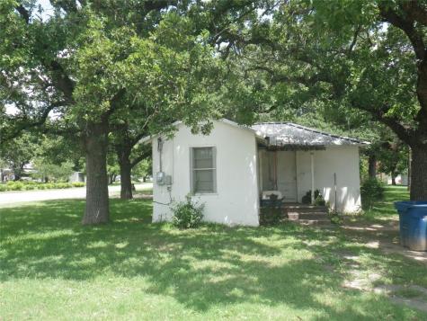 240 N Avenue C Cross Plains TX 76443