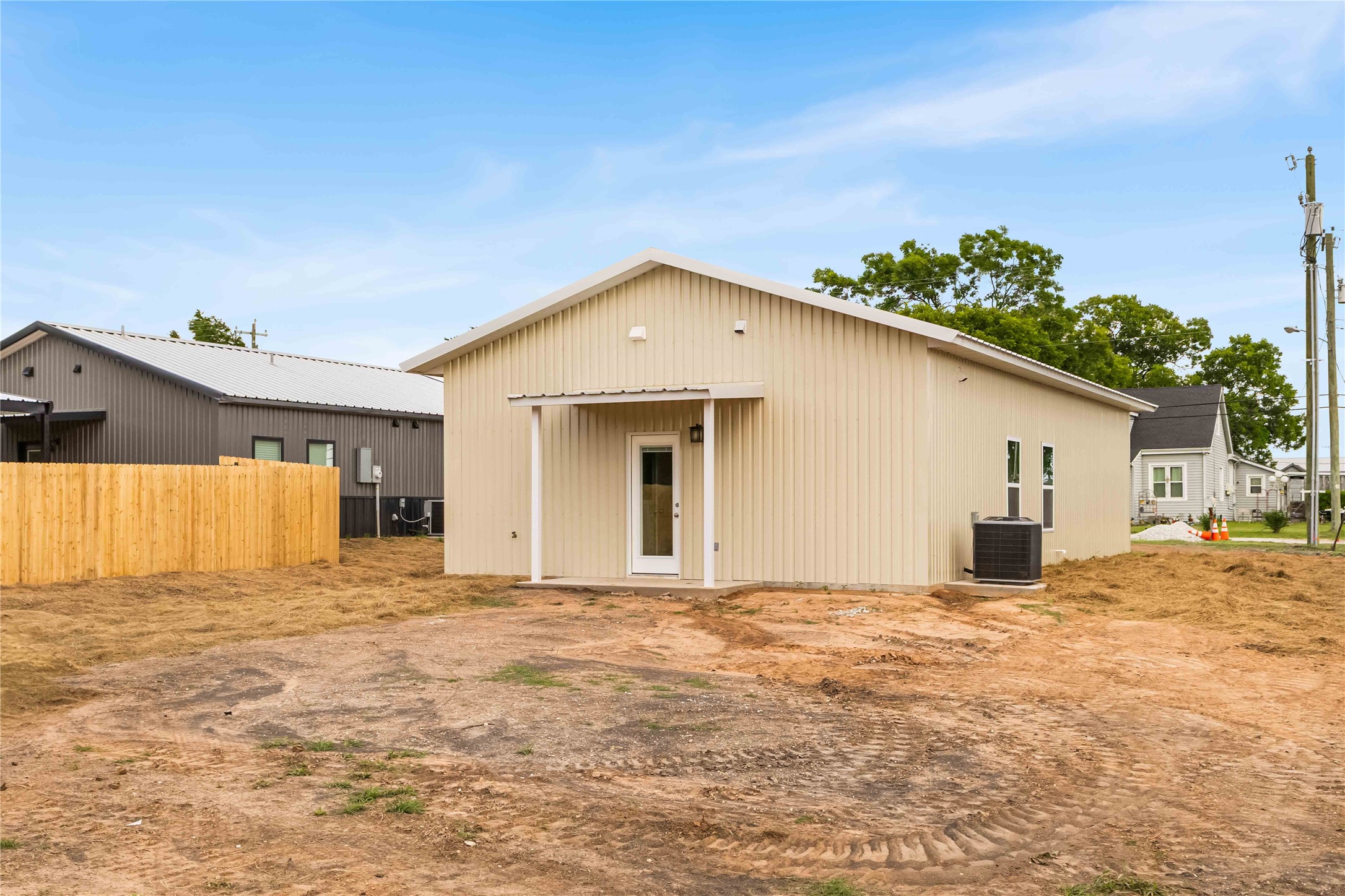 1109 E Navarro Avenue Mart TX 76664