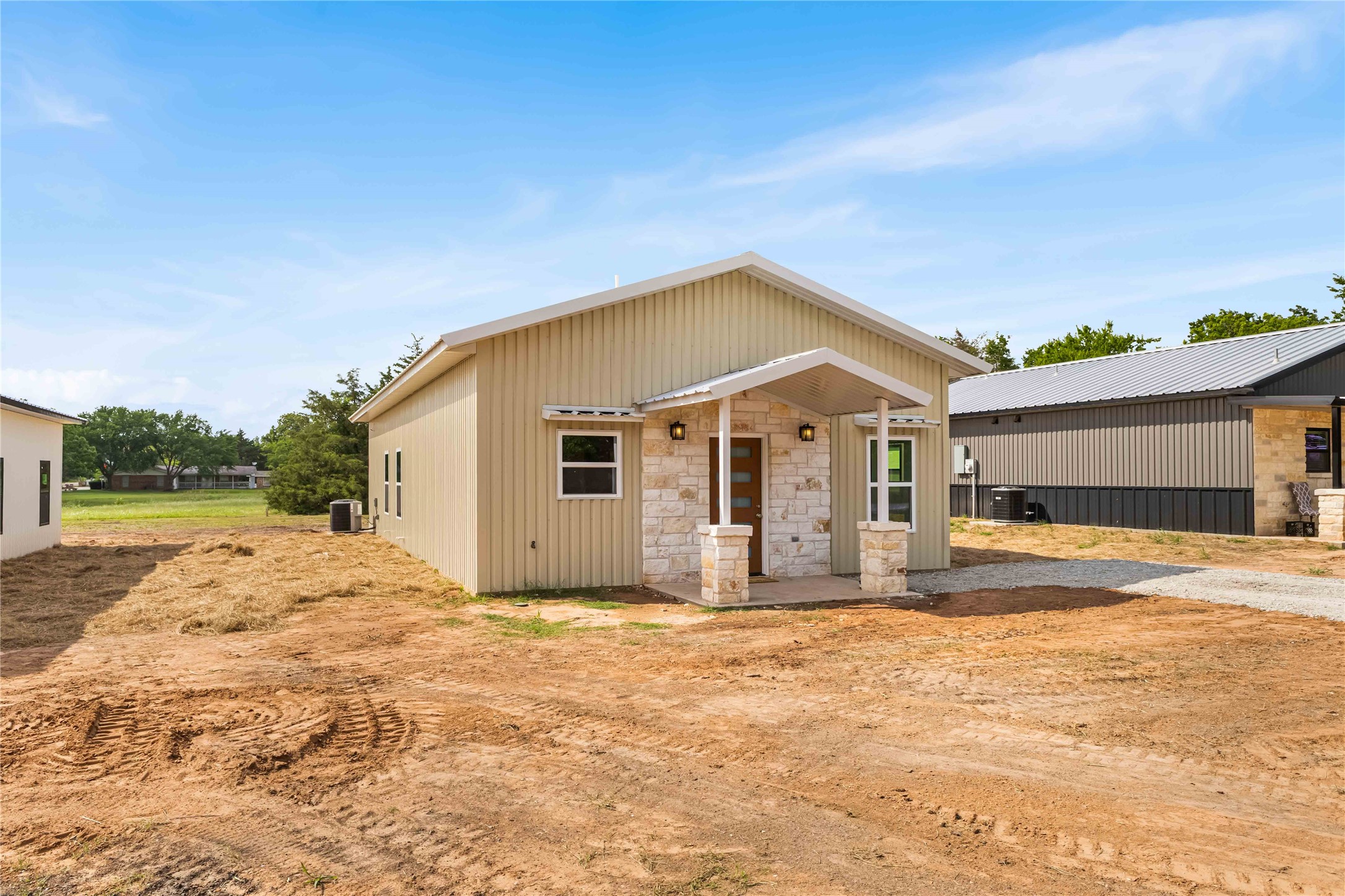 1109 E Navarro Avenue Mart TX 76664