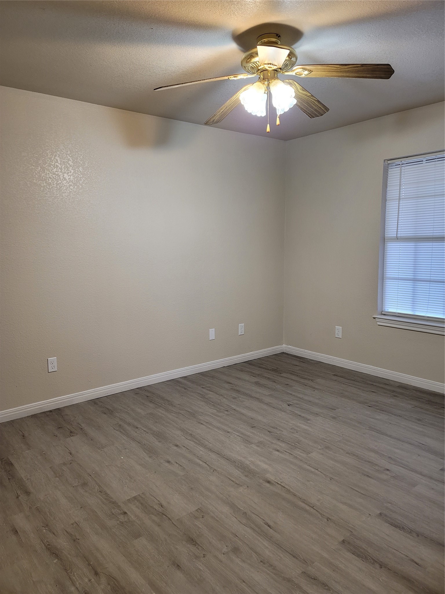 217 E Craven Avenue Lacy Lakeview TX 76705