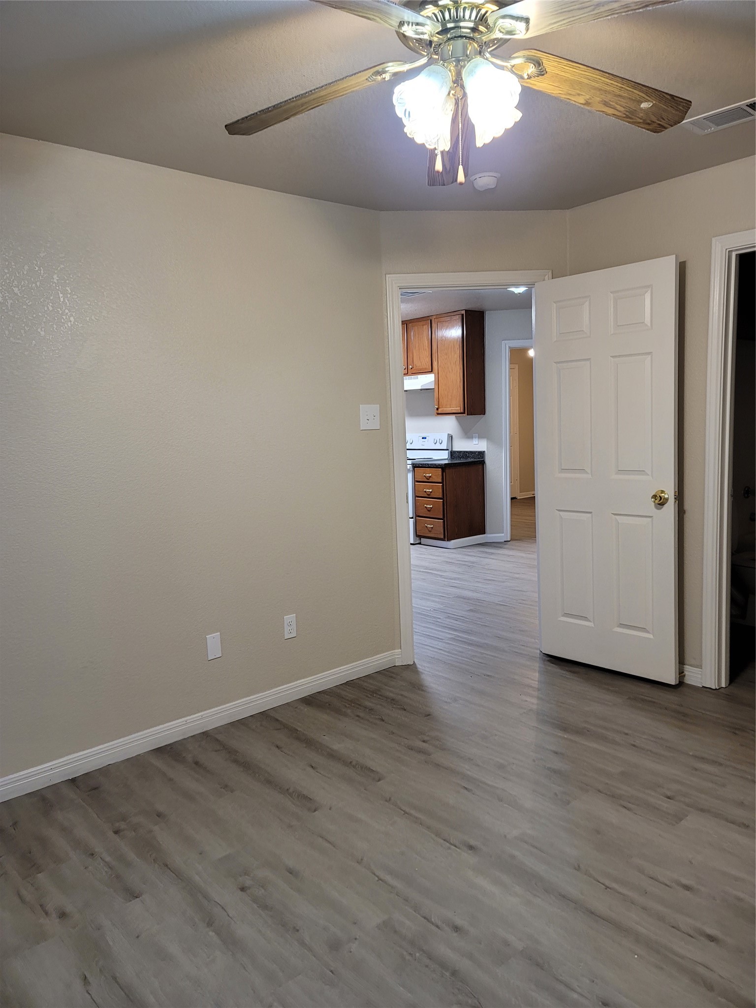 217 E Craven Avenue Lacy Lakeview TX 76705