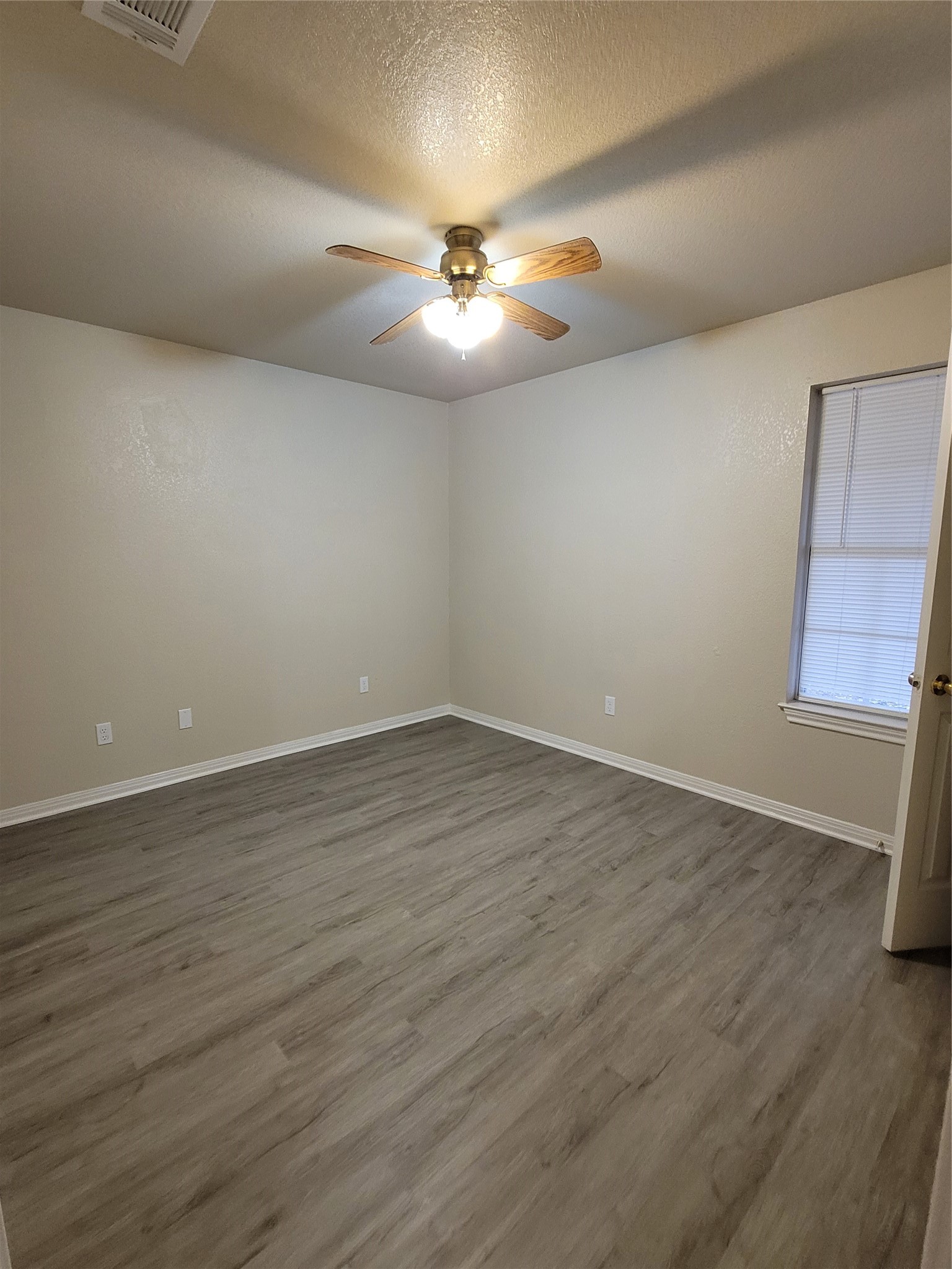 217 E Craven Avenue Lacy Lakeview TX 76705