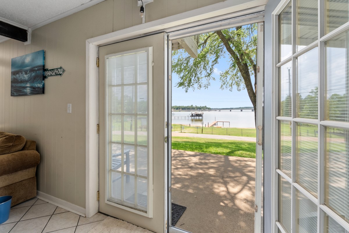 100 W Oak Acres Drive W Malakoff TX 75148