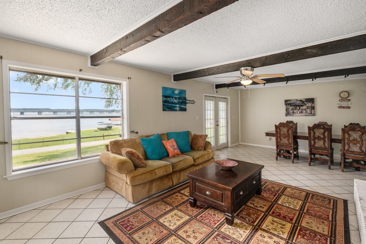 100 W Oak Acres Drive W Malakoff TX 75148