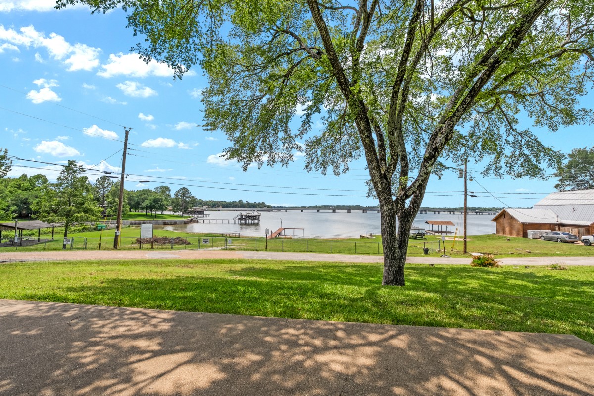 100 W Oak Acres Drive W Malakoff TX 75148