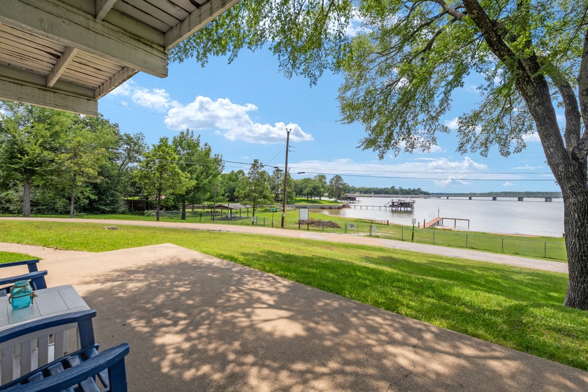 100 W Oak Acres Drive W Malakoff TX 75148