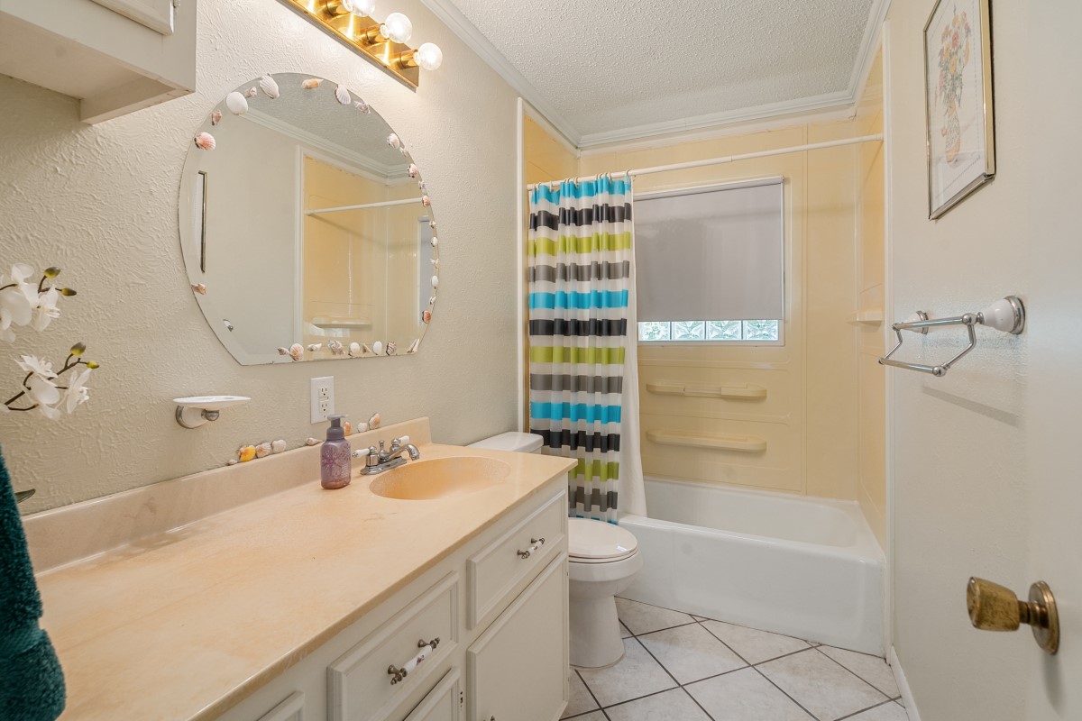 100 W Oak Acres Drive W Malakoff TX 75148