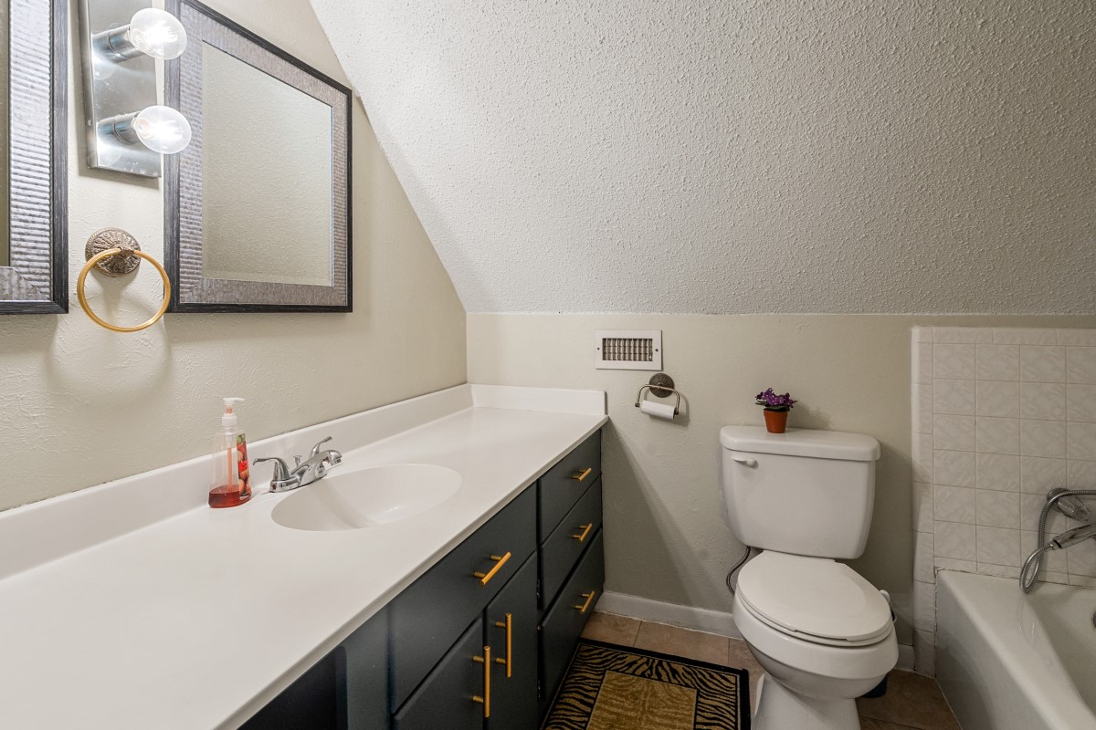 100 W Oak Acres Drive W Malakoff TX 75148