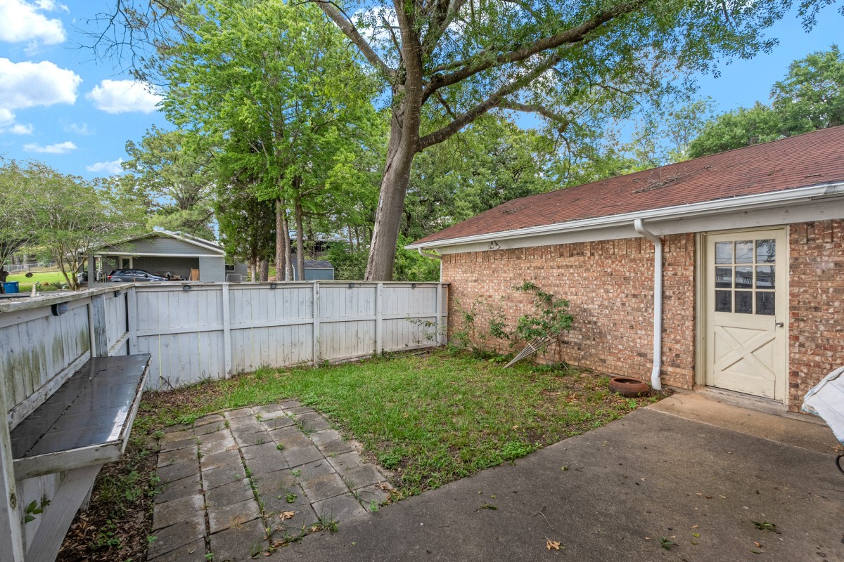 100 W Oak Acres Drive W Malakoff TX 75148