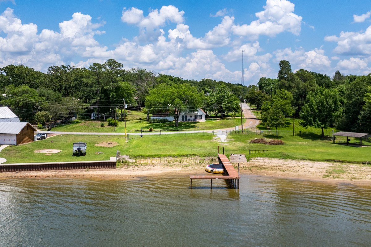 100 W Oak Acres Drive W Malakoff TX 75148