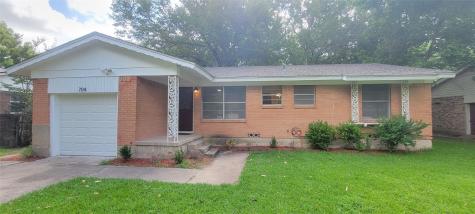 704 Lusk Street Bonham TX 75418
