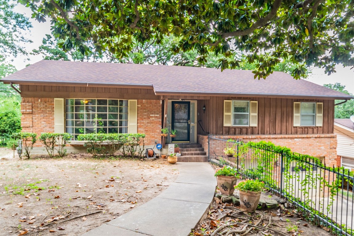 2613 White Oak Court Arlington TX 76012