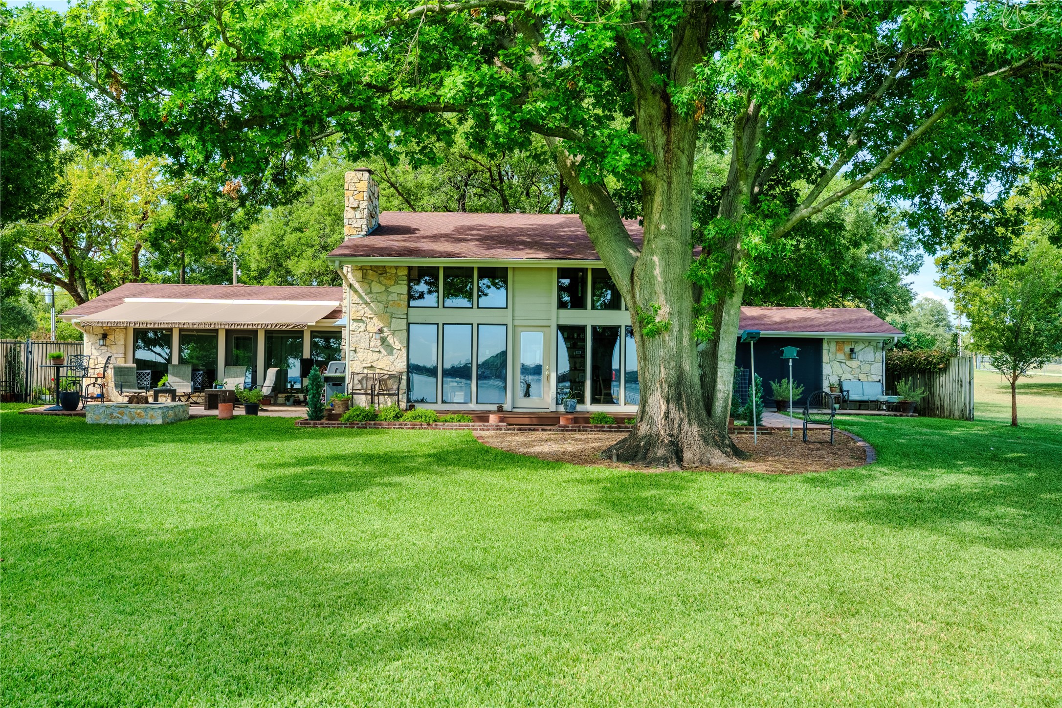218 N Broadway Road Azle TX 76020