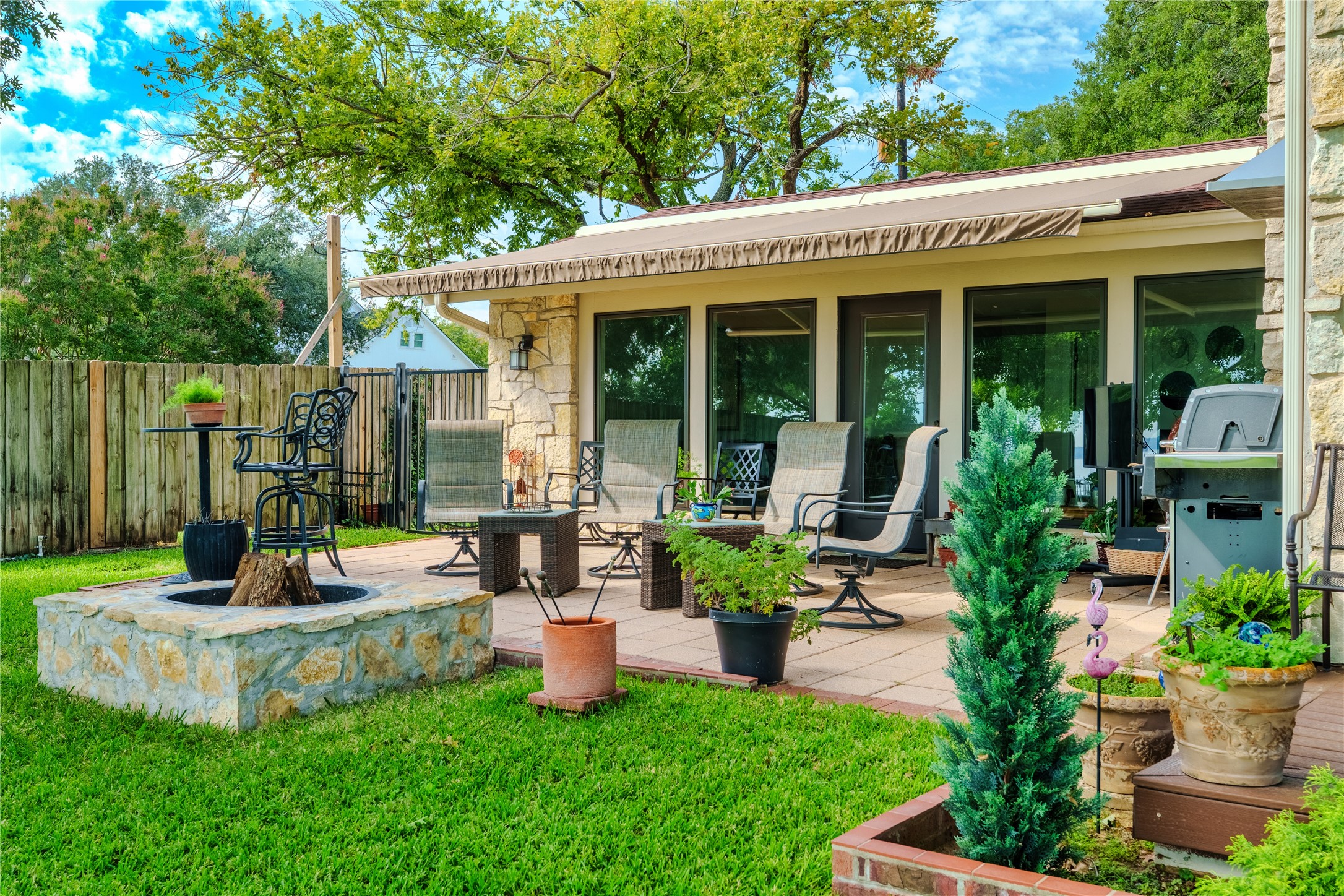 218 N Broadway Road Azle TX 76020