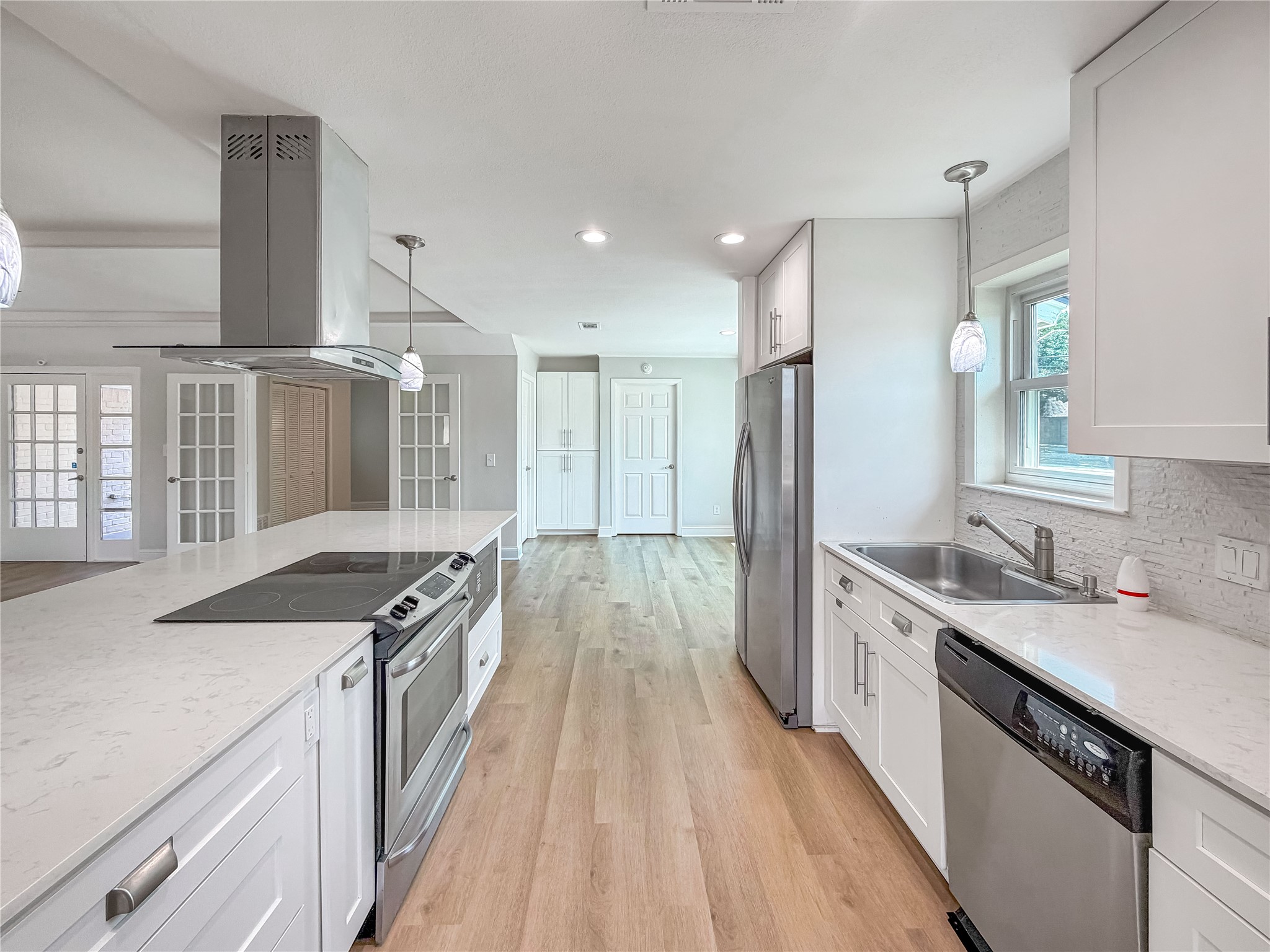 100 W Pleasantview Drive Hurst TX 76054