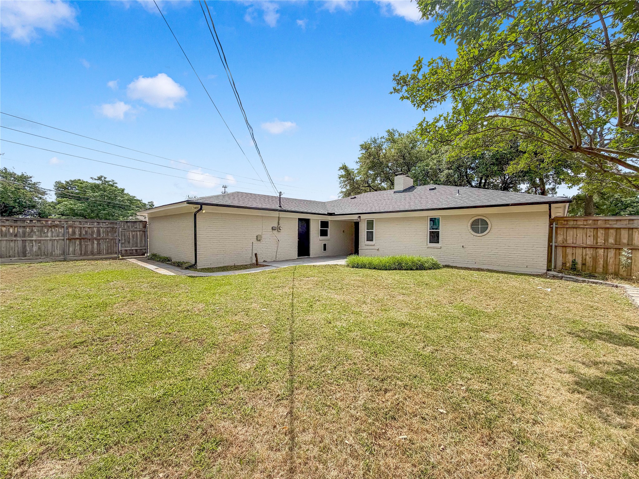 100 W Pleasantview Drive Hurst TX 76054