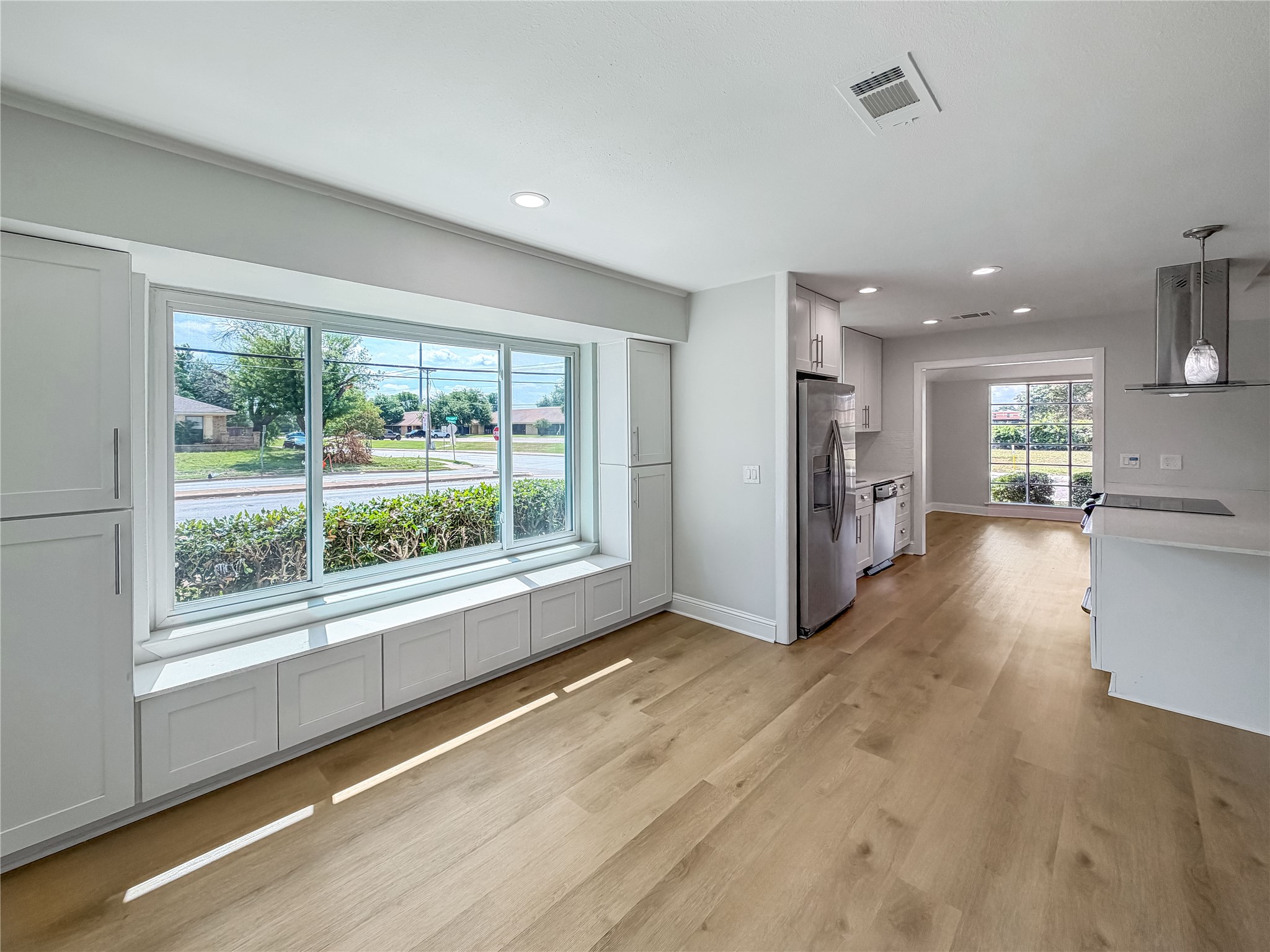 100 W Pleasantview Drive Hurst TX 76054