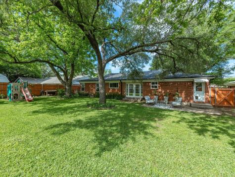 1217 Park Center Street Benbrook TX 76126