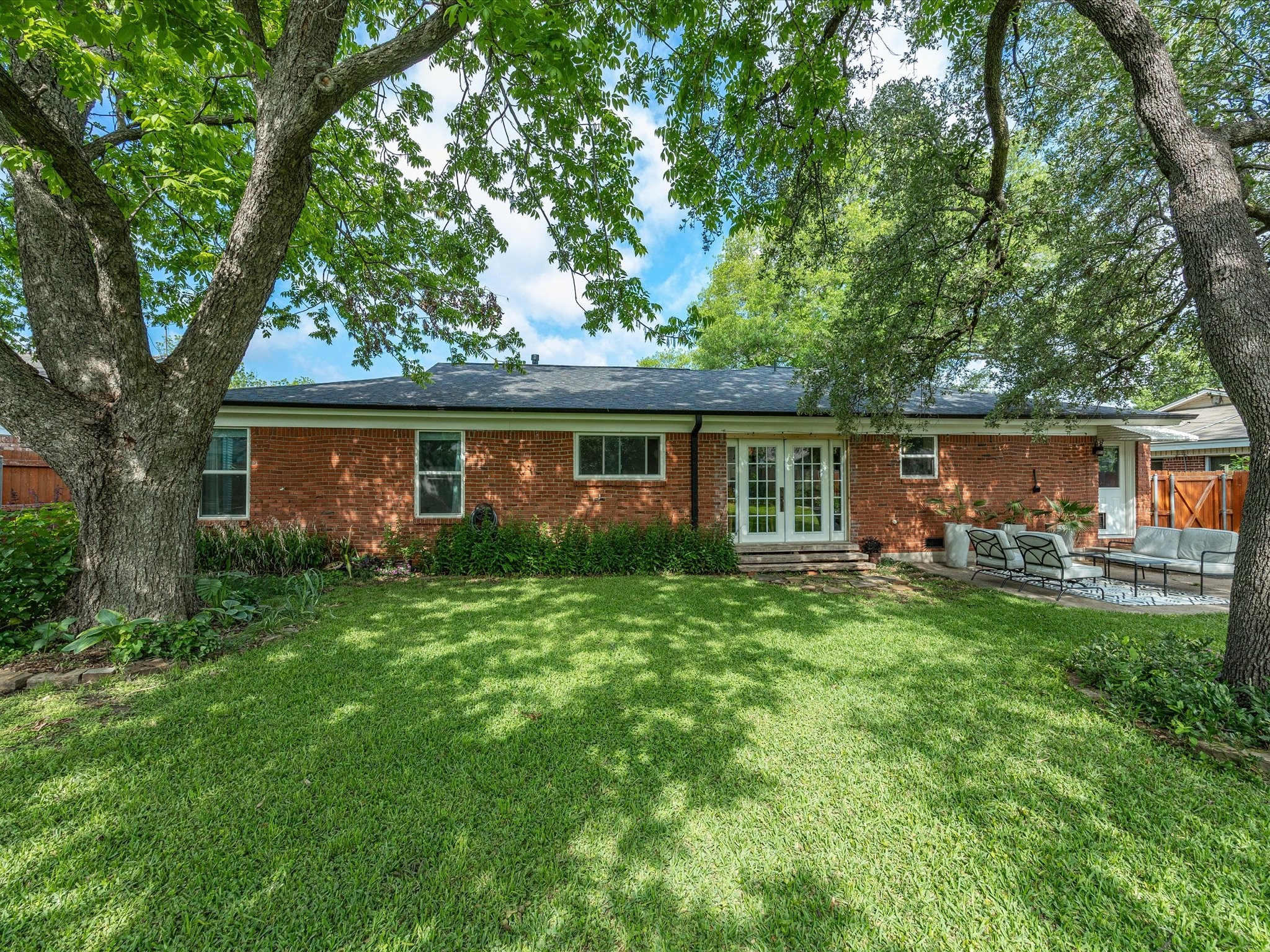 1217 Park Center Street Benbrook TX 76126