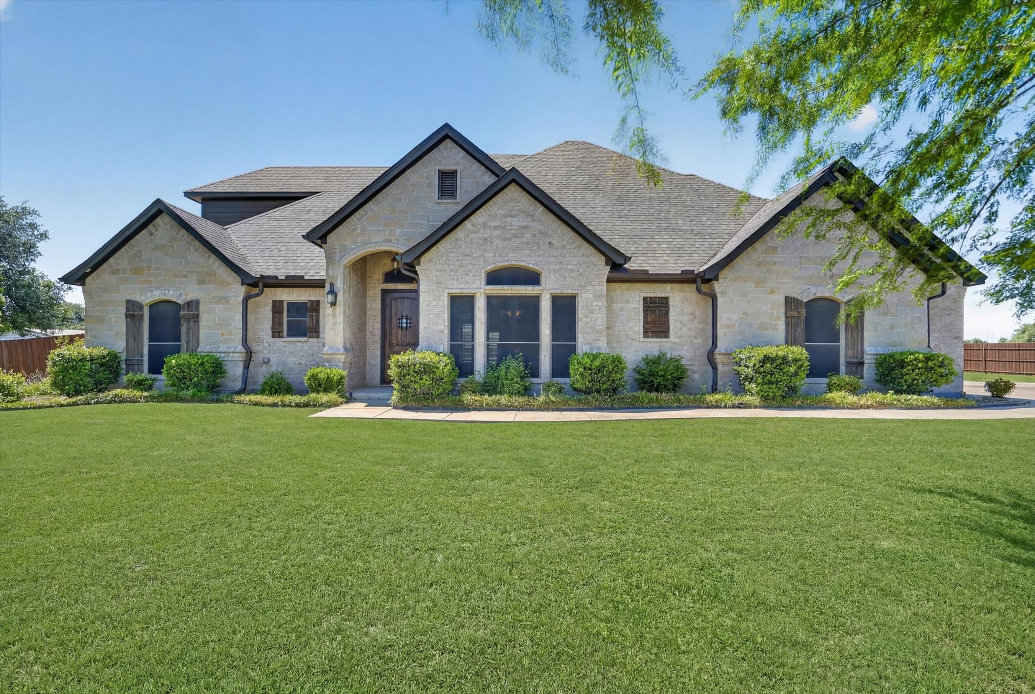 2000 Adams Lane S Azle TX 76020